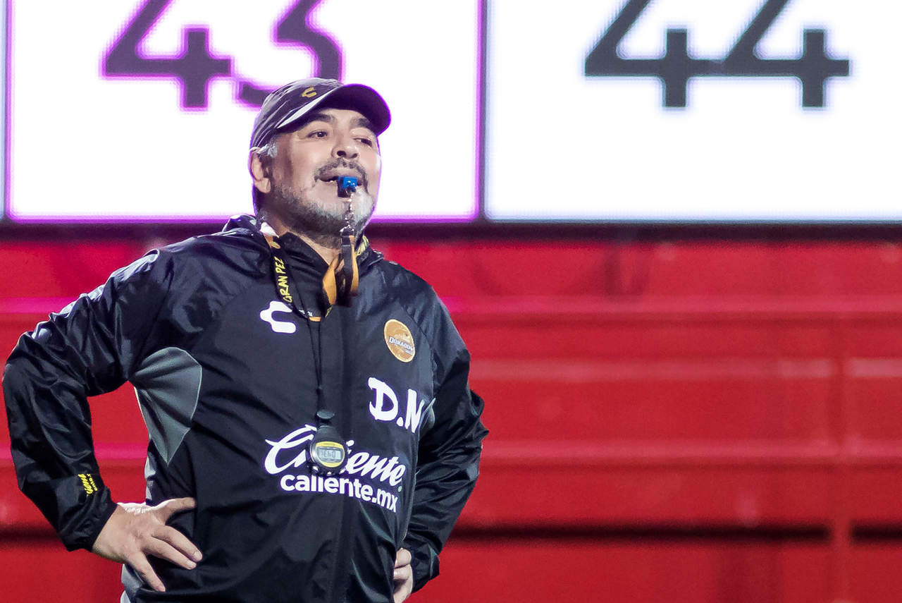 Diego Armando Maradona dirige desde hace dos meses a Dorados de Sinaloa en México. (ARCHIVO)