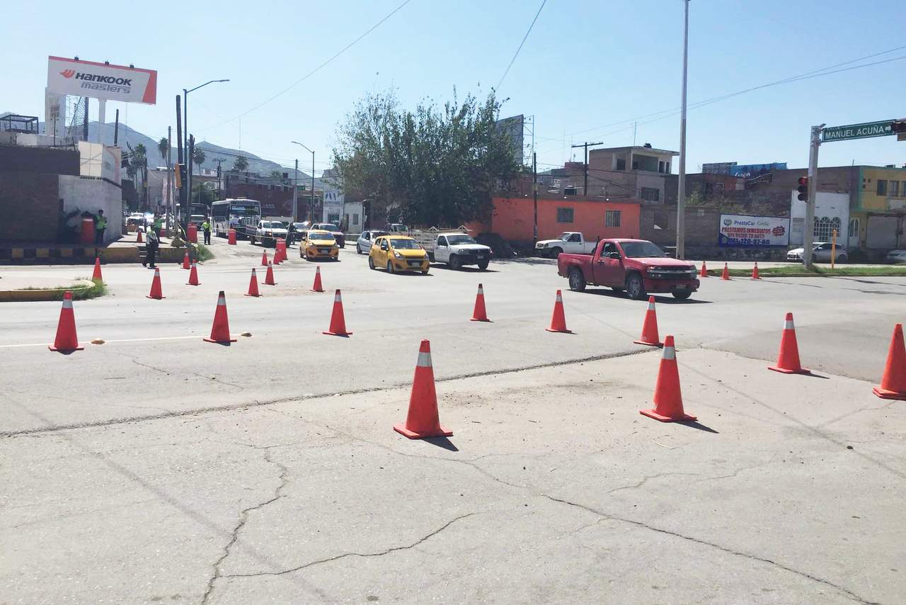 Propuesta. Realizan intervención en el cruce de calle Acuña y bulevar Constitución por parte de Ruedas del Desierto en Torreón. (GUADALUPE MIRANDA)