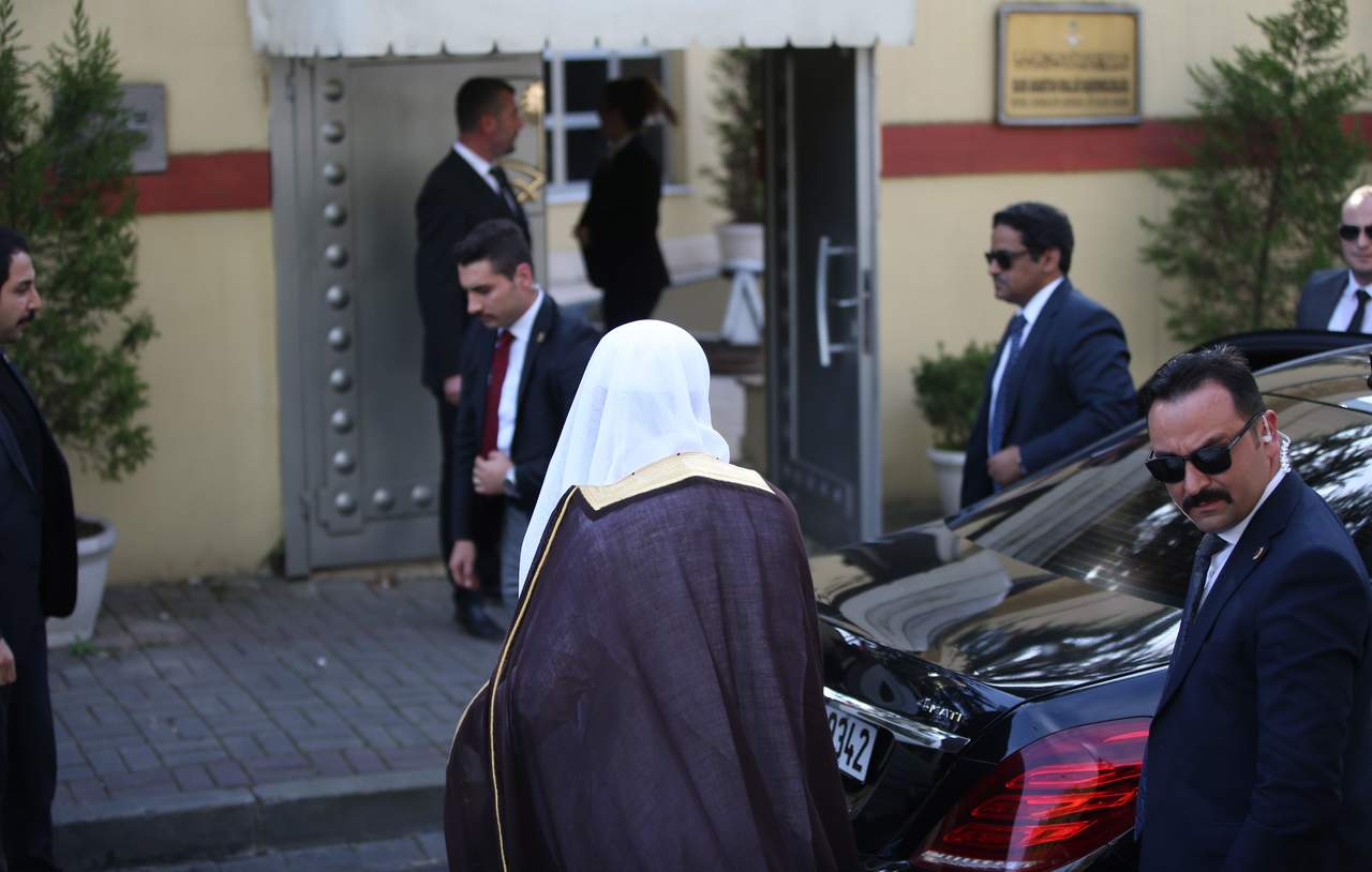 El texto resalta que los representantes de la Fiscalía turca se reunieron el lunes con el fiscal jefe saudí, Saud El Moyeb. (EFE)