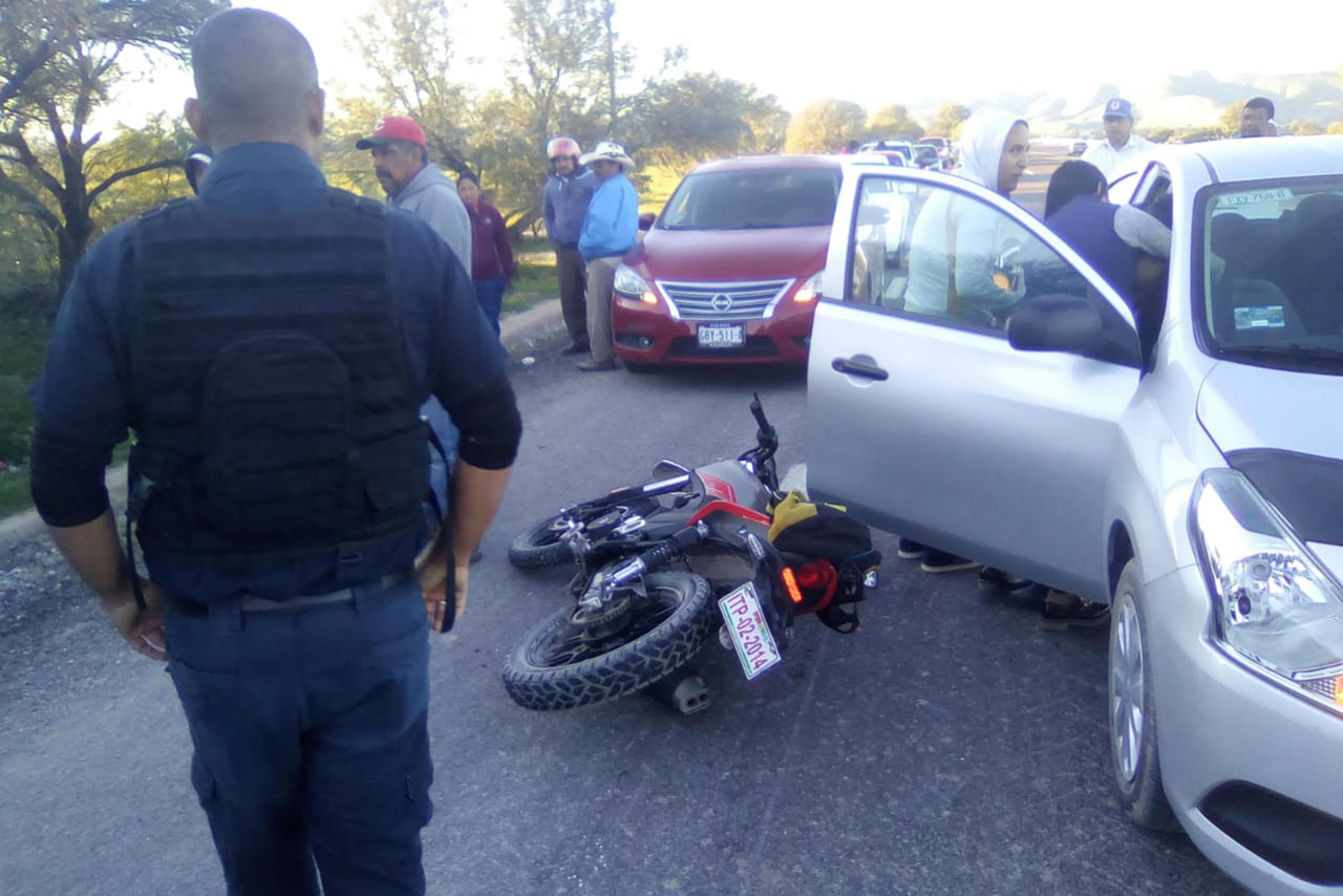 Tragedia. Motociclista pierde la vida en accidente sobre la carretera Gómez Palacio-Durango. (EL SIGLO DE TORREÓN)