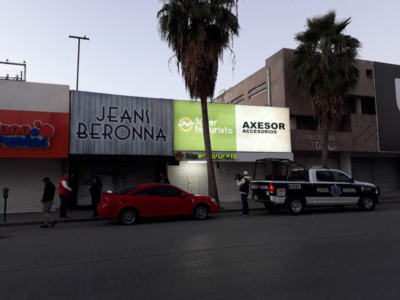 Fue cerca de las 7:00 de la mañana de este viernes cuando una llamada de auxilio al sistema estatal de emergencias 911, alertó a las autoridades sobre lo sucedido.
