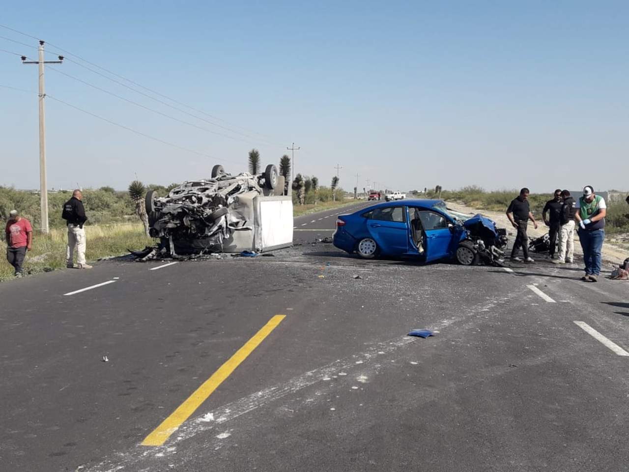 El accidente se registró alrededor de las 10:00 horas de este viernes en la carretera a Saltillo, tramo Paila- Parras, a la altura del ejido Las Gordas, en Parras, de la Fuente. (ESPECIAL)
