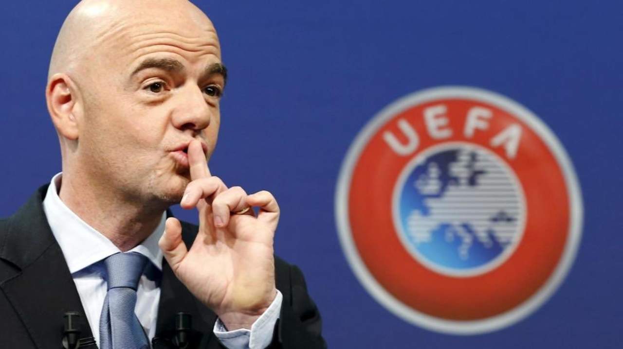 El City llegó a un acuerdo con la UEFA para evitar ser expulsado de la exclusiva y lucrativa Liga de Campeones por violar las normas conocidas como fair play financiero. Aceptó una multa de 60 millones de euros (entonces 82 millones de dólares) repartida durante tres años y acordó un límite para su primer equipo de 21 jugadores en lugar de 25. (ARCHIVO)