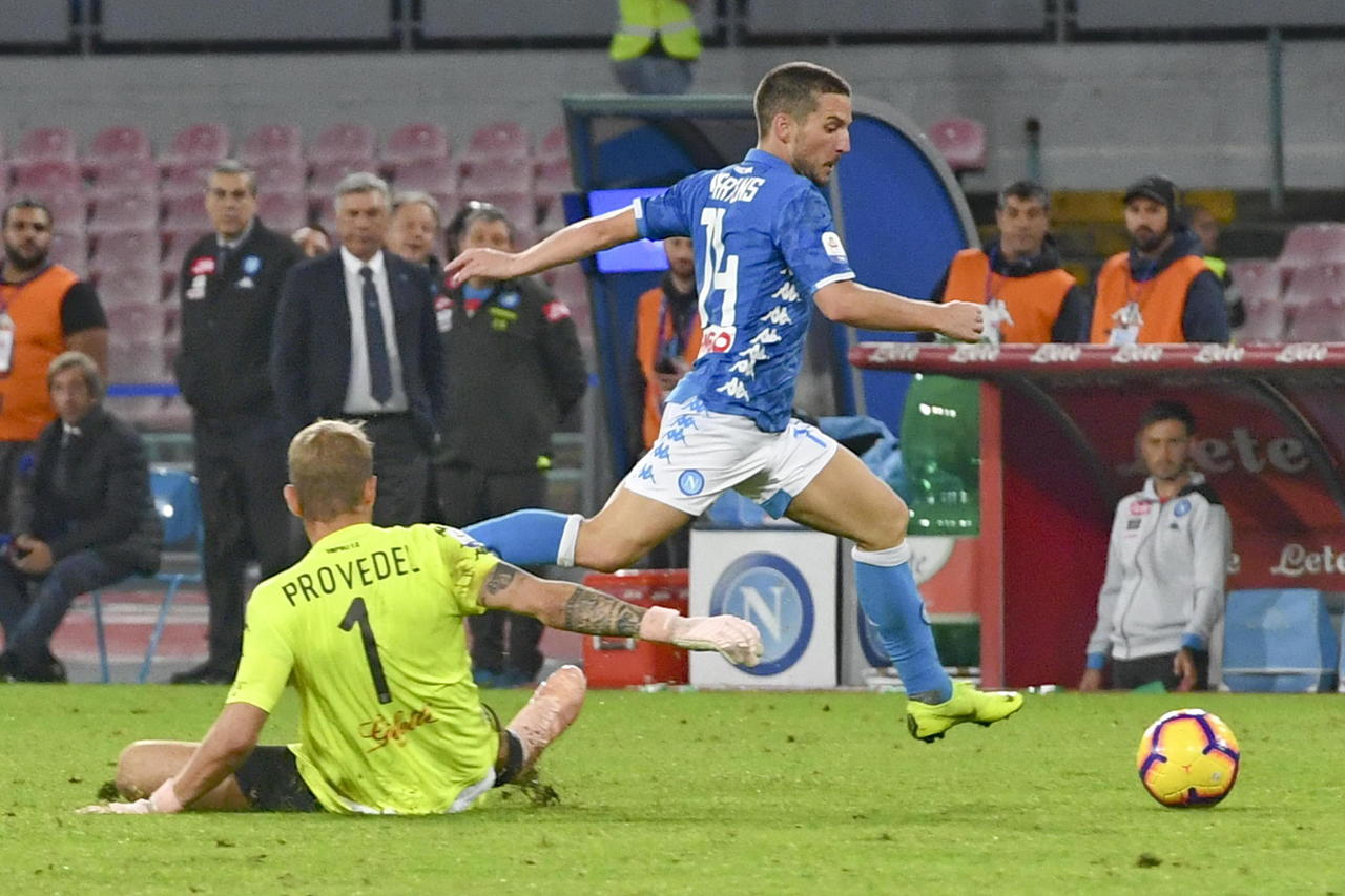 Con un triplete del delantero Dries Mertens, Napoli goleó 5-1 al Empoli, en partido correspondiente a la jornada 11 de la Serie A de Italia.