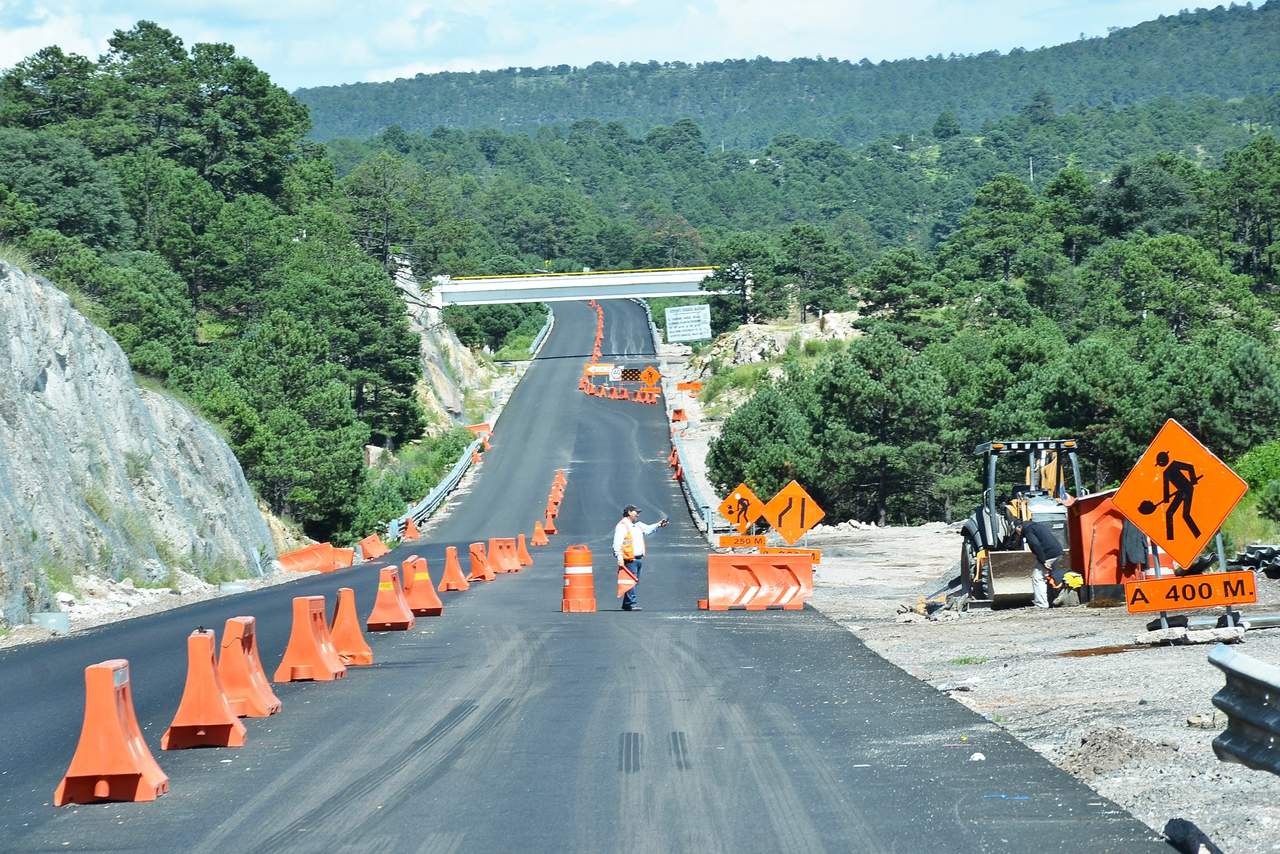 Pese a mayor gasto, administración de Peña Nieto entregará red carretera peor que como la recibió. (ARCHIVO) 