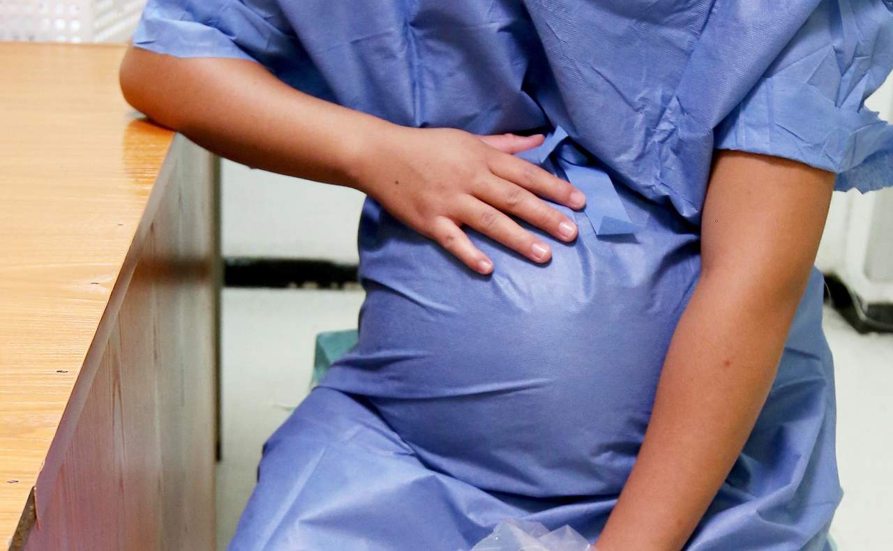Prevención. La OMS dice que es importante recibir atención personalizada durante y después del parto. (ARCHIVO)