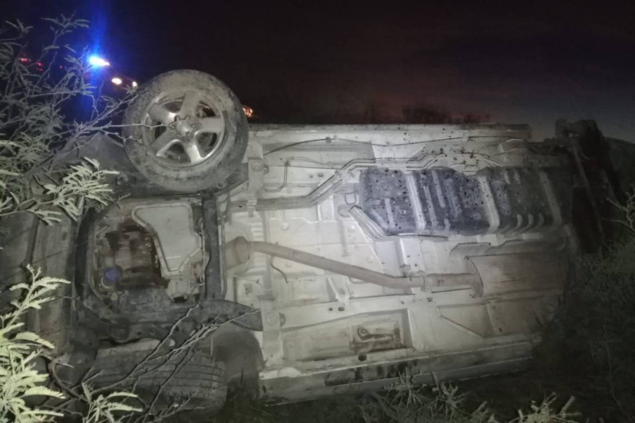 Accidente. Mujer pierde la vida luego de que el auto en el que viajaba sufrió una volcadura. (EL SIGLO DE TORREÓN)