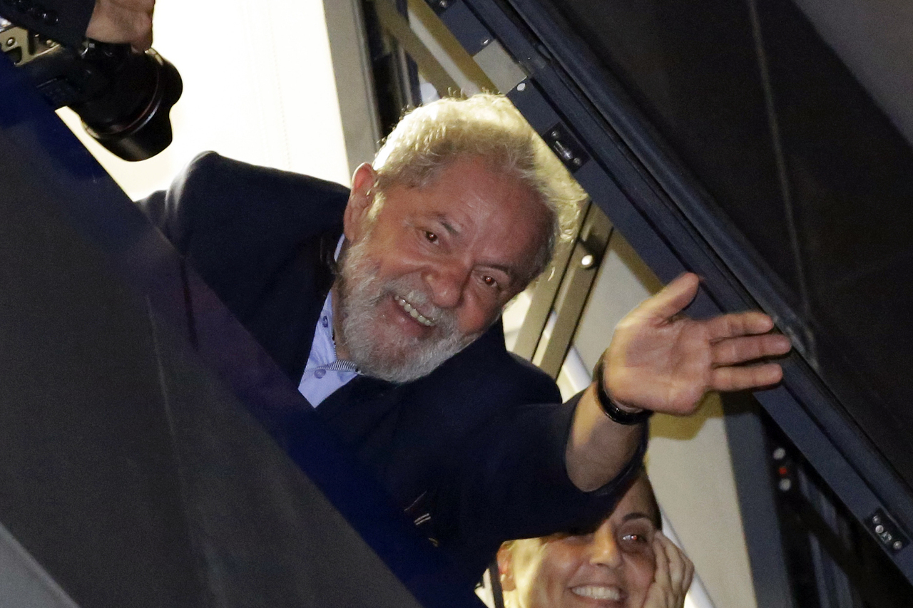 Recurso. Los abogados de Lula presentaron ante el tribunal un recurso para restablecer la libertad plena del exmandatario. (AP)