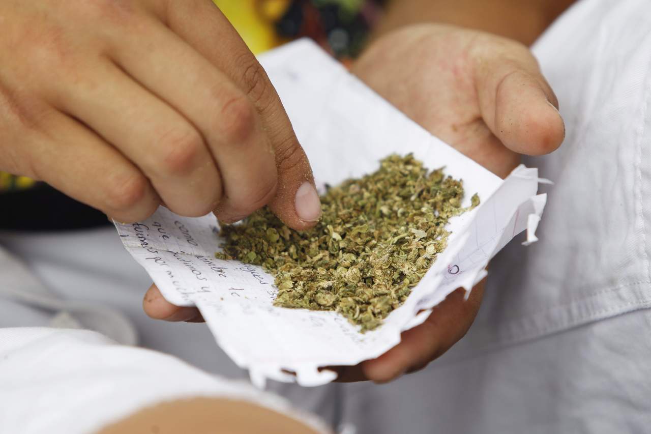 Ocho de cada 10 integrantes de la comunidad educativa de secundaria ha probado más de una vez drogas legales y/o ilegales, de acuerdo con el resultado de una encuesta aplicada en 30 planteles públicos de Torreón. (ARCHIVO)