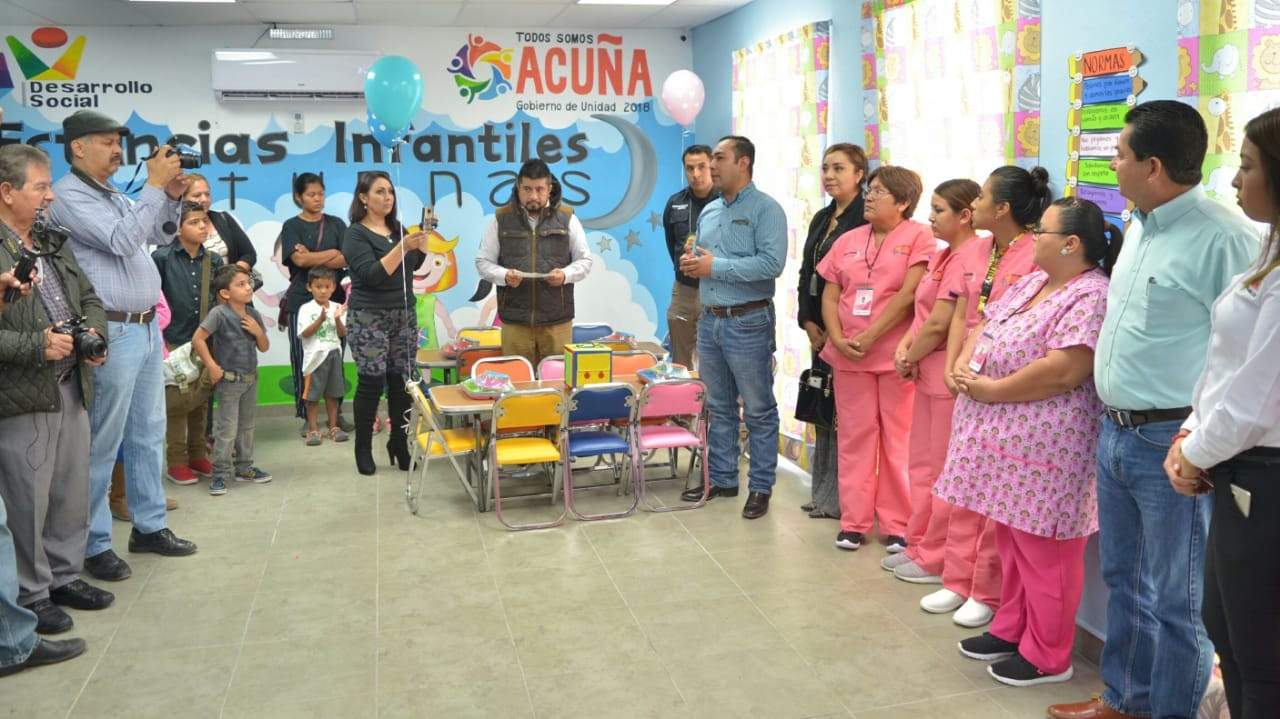 La administración municipal de Ciudad Acuña mostró a padres y madres de familia las instalaciones y los servicios que se ofrecen en las estancias infantiles nocturnas.