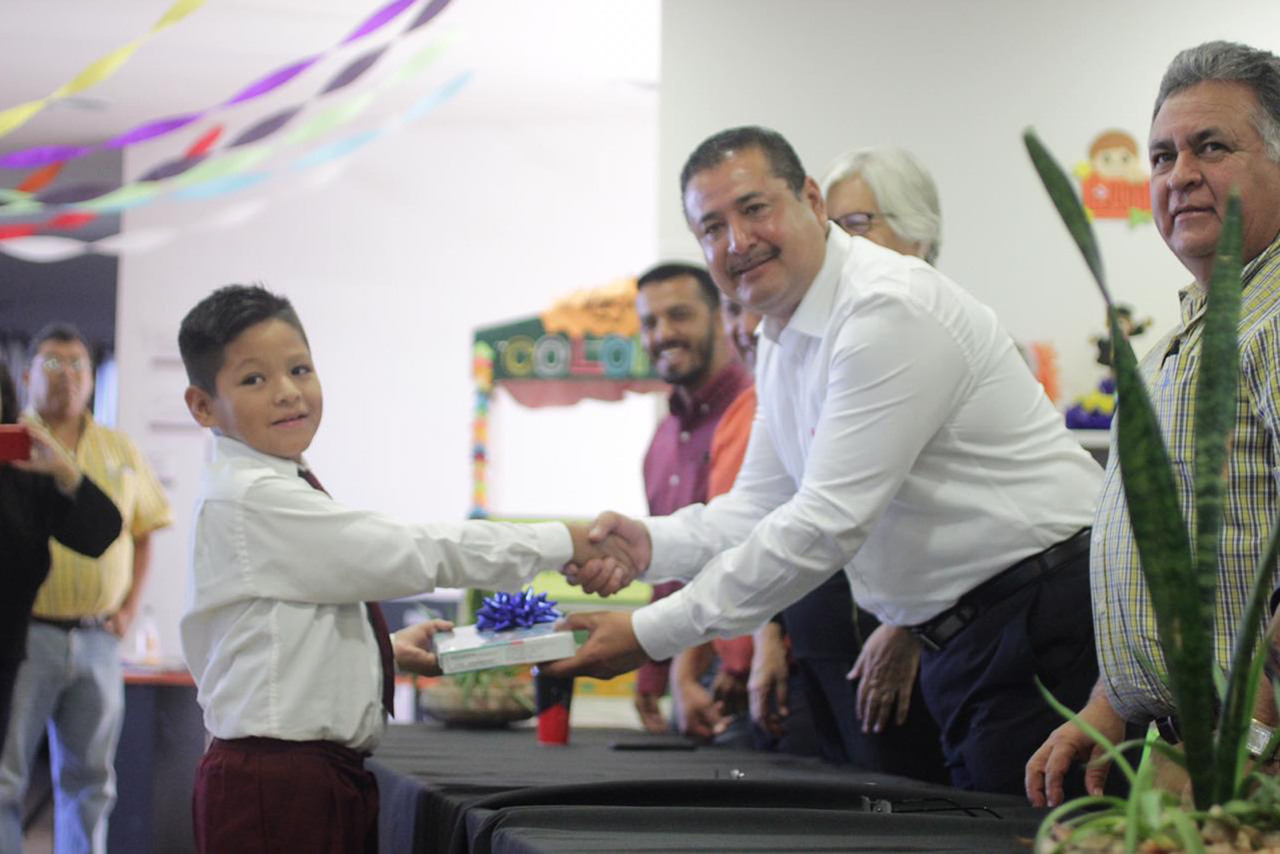 Ganadores. Dos alumnos de la primaria José Vasconcelos y uno de la escuela Felipe Ángeles fueron los ganadores. (EL SIGLO DE TORREÓN)
