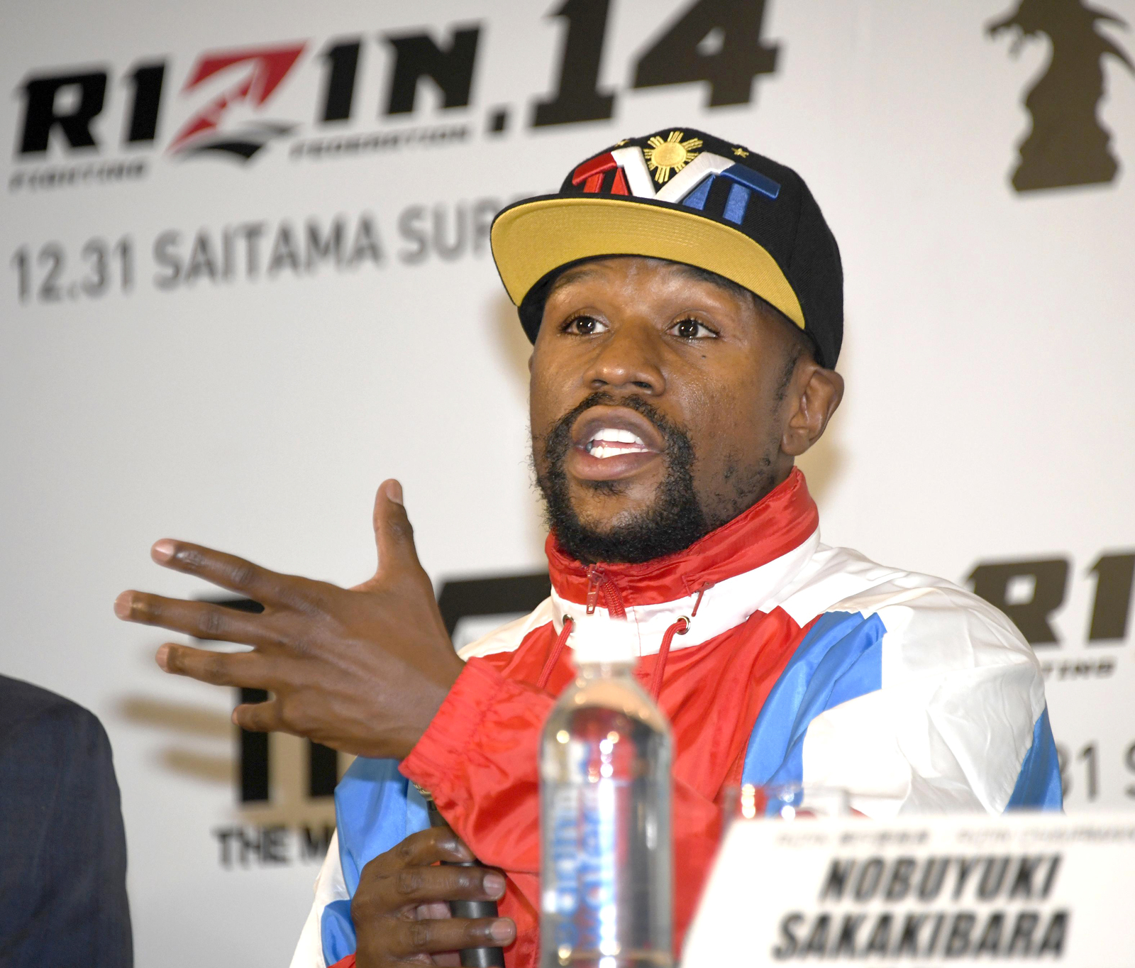 Floyd Mayweather dijo que no acordó una pelea con Nasukawa.