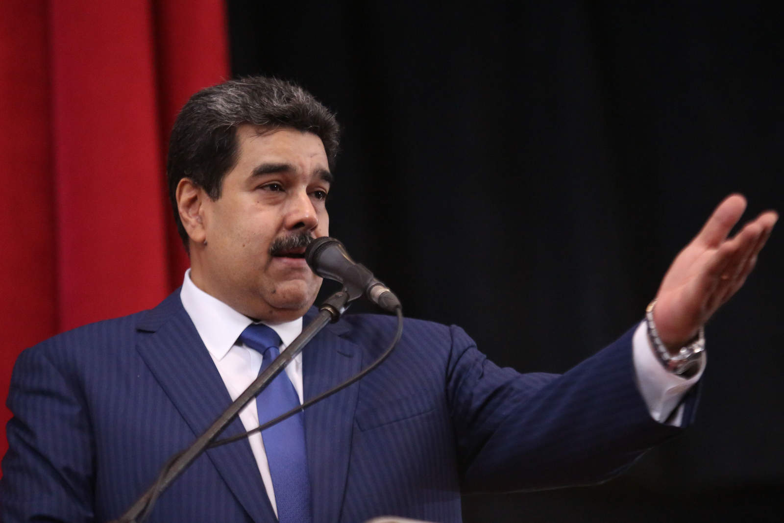 EU persigue a empresarios que invierten en Venezuela: Maduro