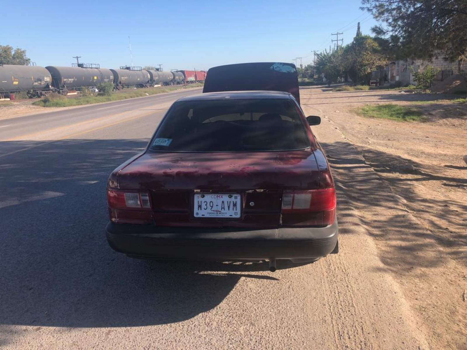 El vehículo fue asegurado en la carretera a Talhualilo, a la altura del kilómetro 13+400 y quedó a disposición del Ministerio Público. (ESPECIAL)
