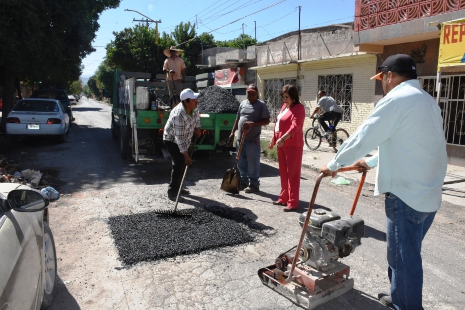 Visita. Alcaldesa revisa las obras en Lerdo. (EL SIGLO DE TORREÓN)