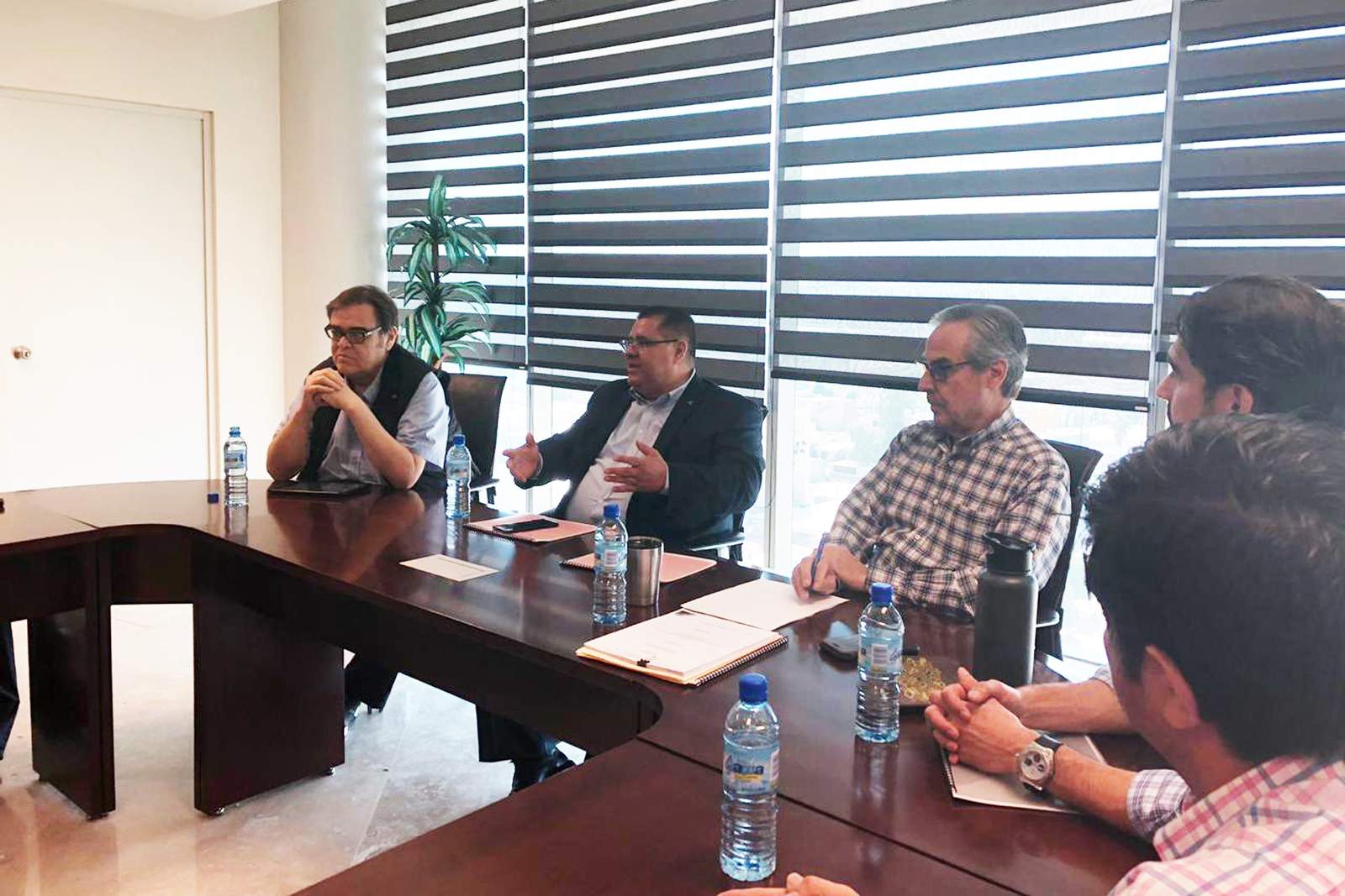 Reunión.Autoridades municipales convocaron ayer a representantes de colonias de Torreón para explicarles la propuesta a la alza de Tablas Catastrales 2019, para cobrar más Predial. (EL SIGLO DE TORREÓN)