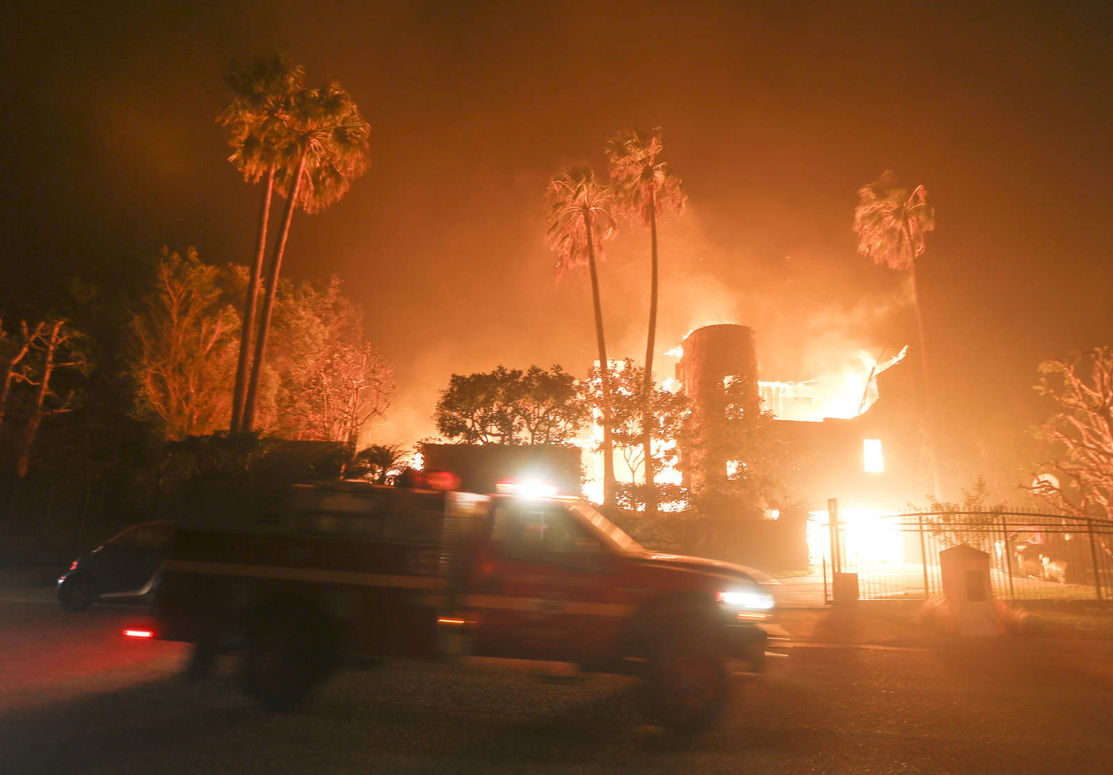 La mayoría de los edificios ardieron en la localidad de Paradise, de unos 26,000 habitantes. (AP)