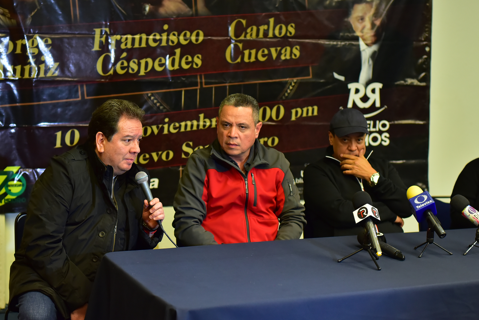 Salud. El cantante Francisco Céspedes no pudo llegar a la región para presentarse junto a Jorge Muniz y Carlos Cuevas.