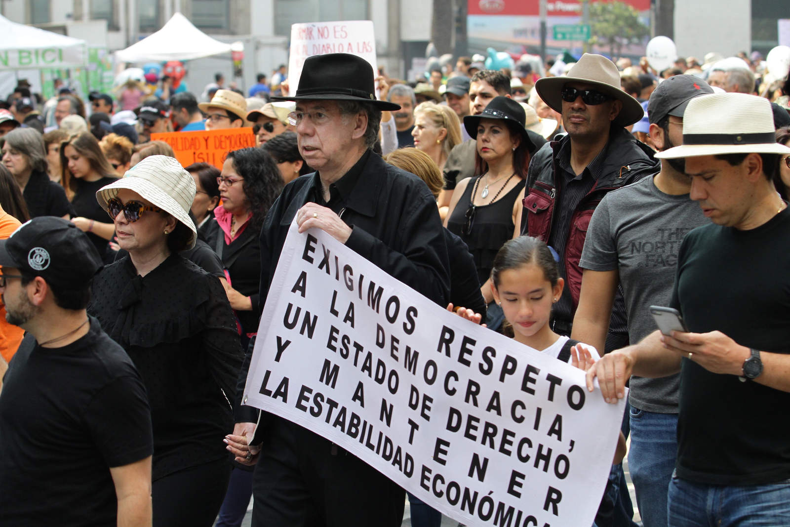 Marchan por paseo de la Reforma. (NOTIMEX) 