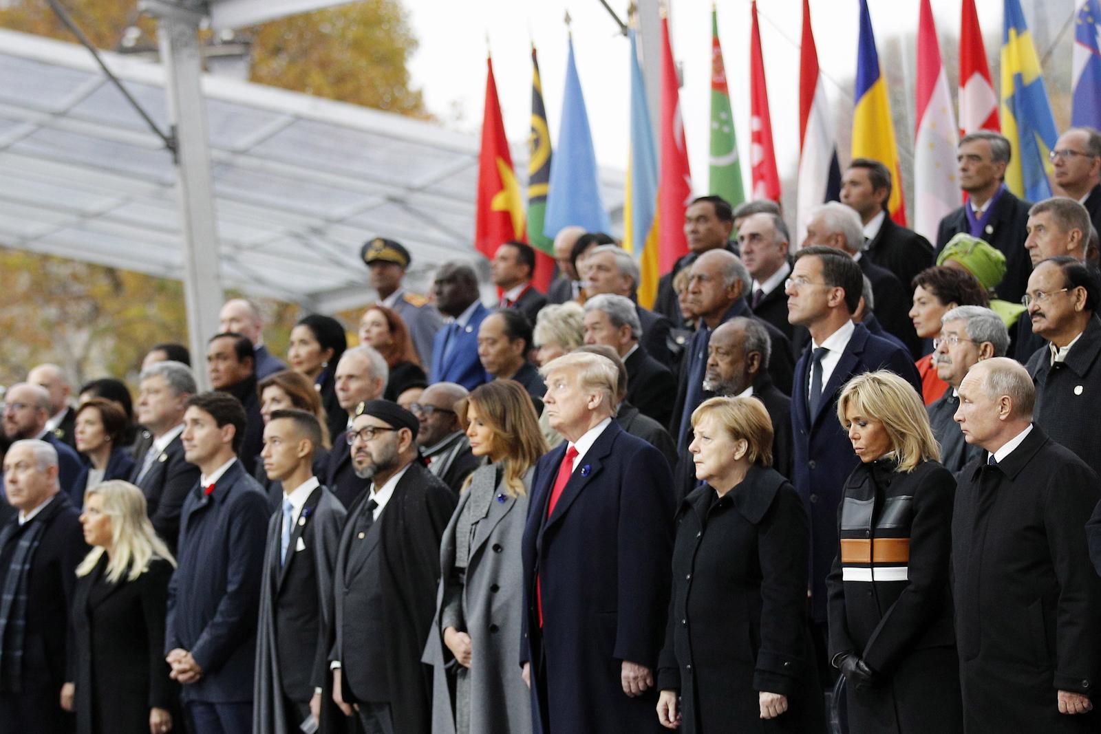 Recuerdo. Los Jefes de Estado y de Gobierno asistieron a la ceremonia internacional para el Centenario del Armisticio de la Primera Guerra Mundial, ayer en París. (EFE)