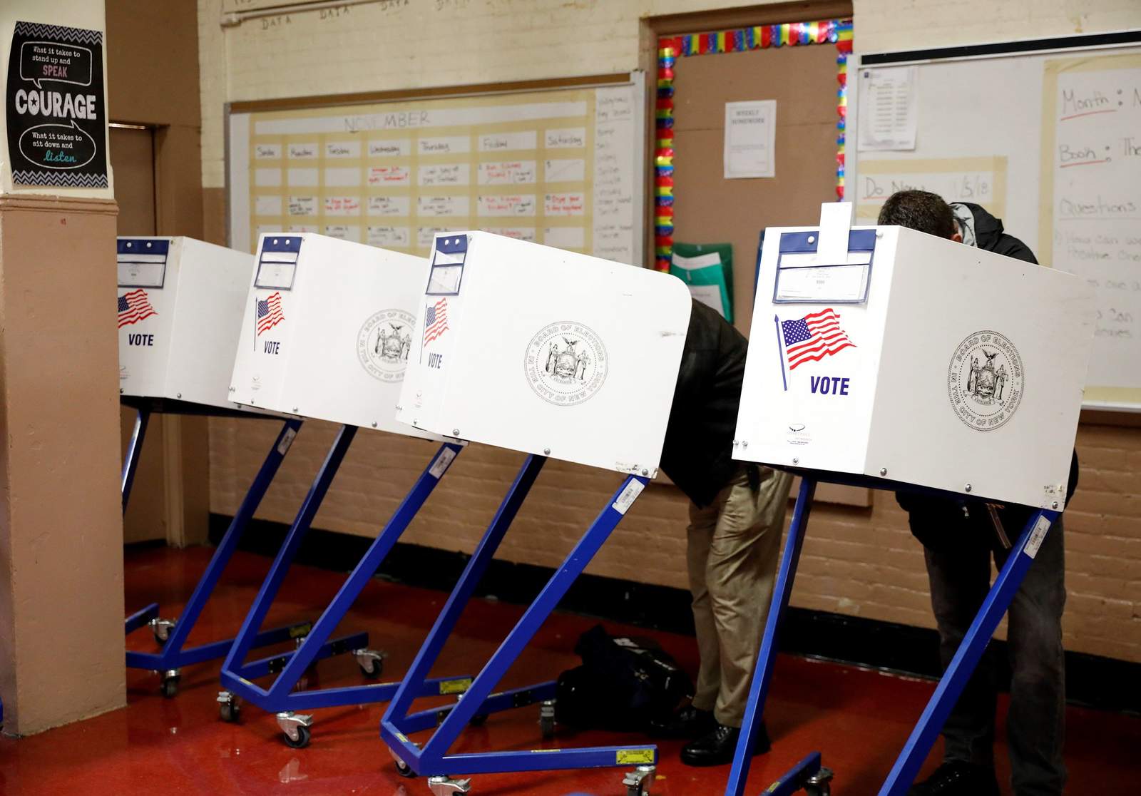 El sistema electoral estadounidense permite votar personalmente o por correo de manera anticipada al día en que se celebra la elección. (ARCHIVO)