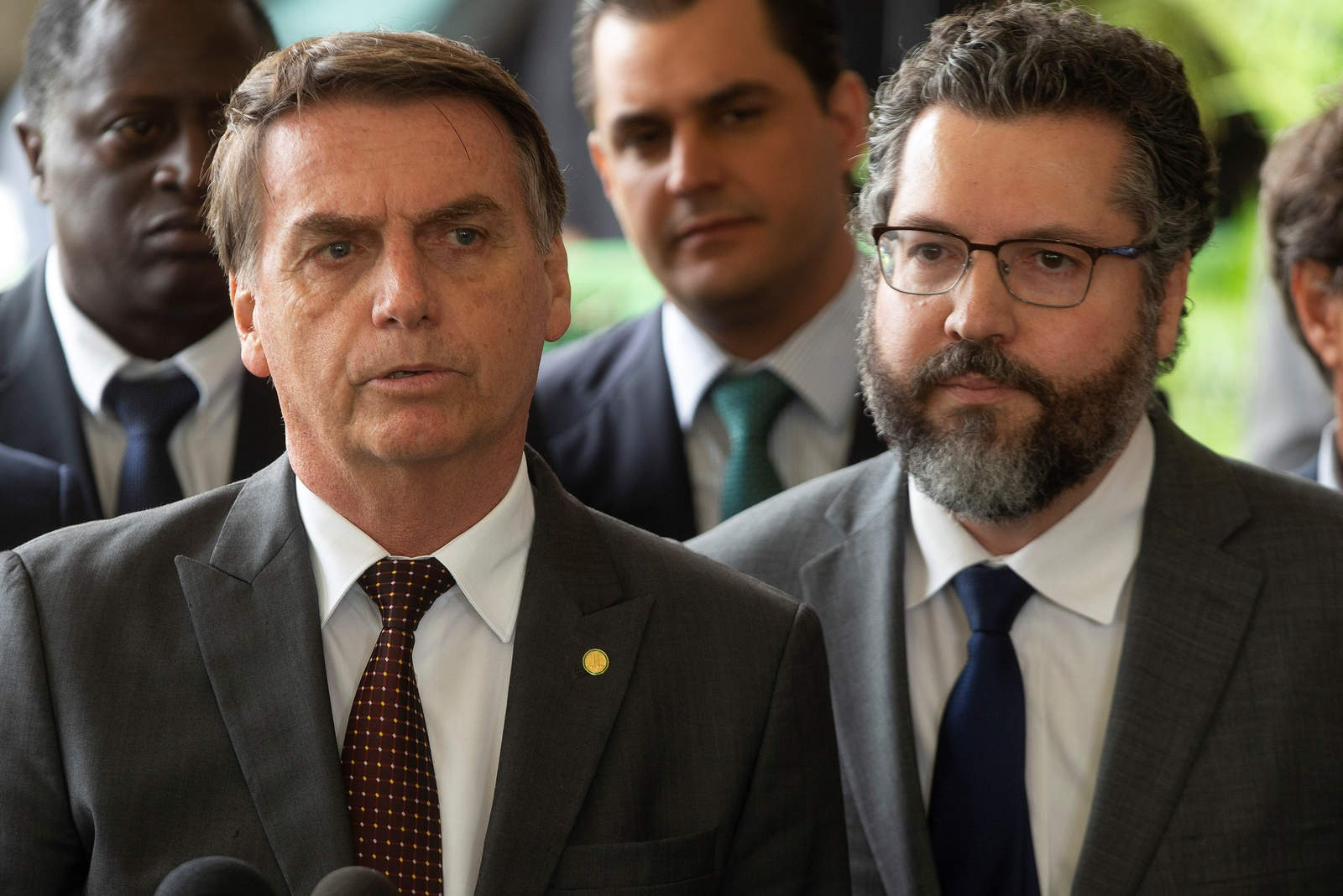 Bolsonaro tuiteó el miércoles que el diplomático Ernesto Araujo asumirá el cargo en su gobierno, del cual asume el poder el 1 de enero. (EFE)