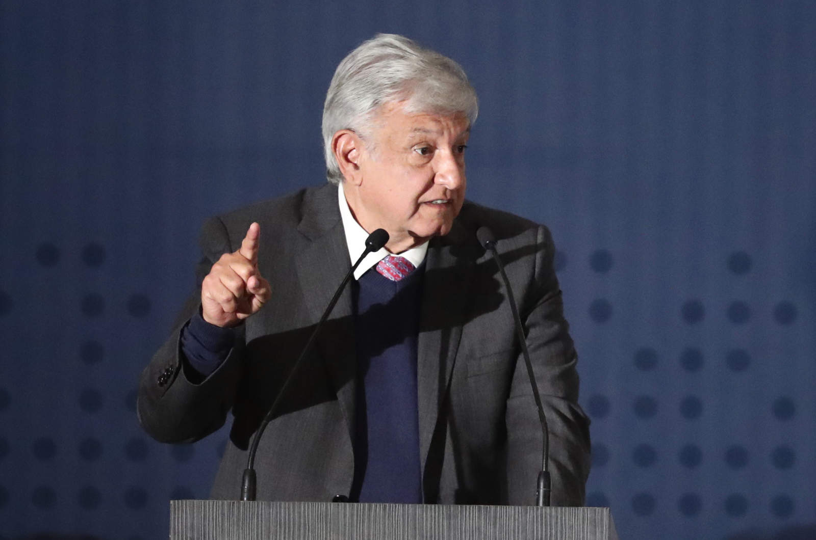 Postura. La luna de miel entre Andrés Manuel López Obrador y las ONG’s se rompió ayer. (ARCHIVO)