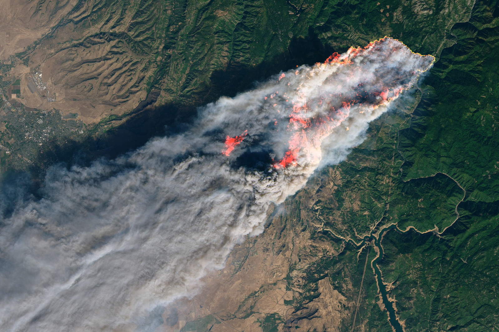 En las alturas. Así se ven los incendios desde un satélite.