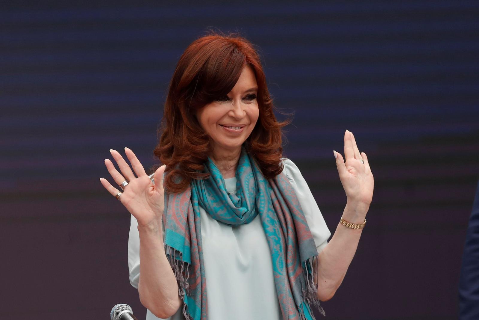 Postura.La expresidenta de Argentina Cristina Fernández de Kirchner participa en el Primer Foro Mundial de Pensamiento Crítico. (EFE)