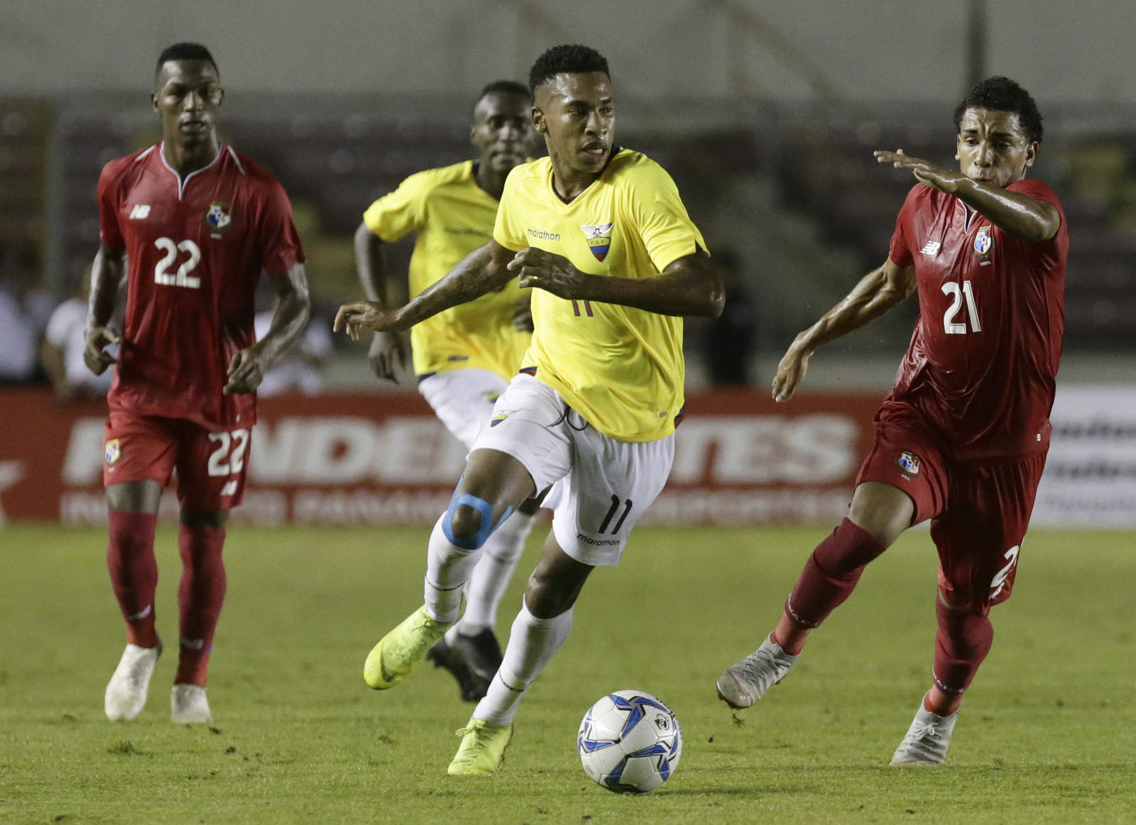 El jugador de Santos Laguna, Ayrton Preciado, disputó algunos minutos durante el encuentro ante Panamá.