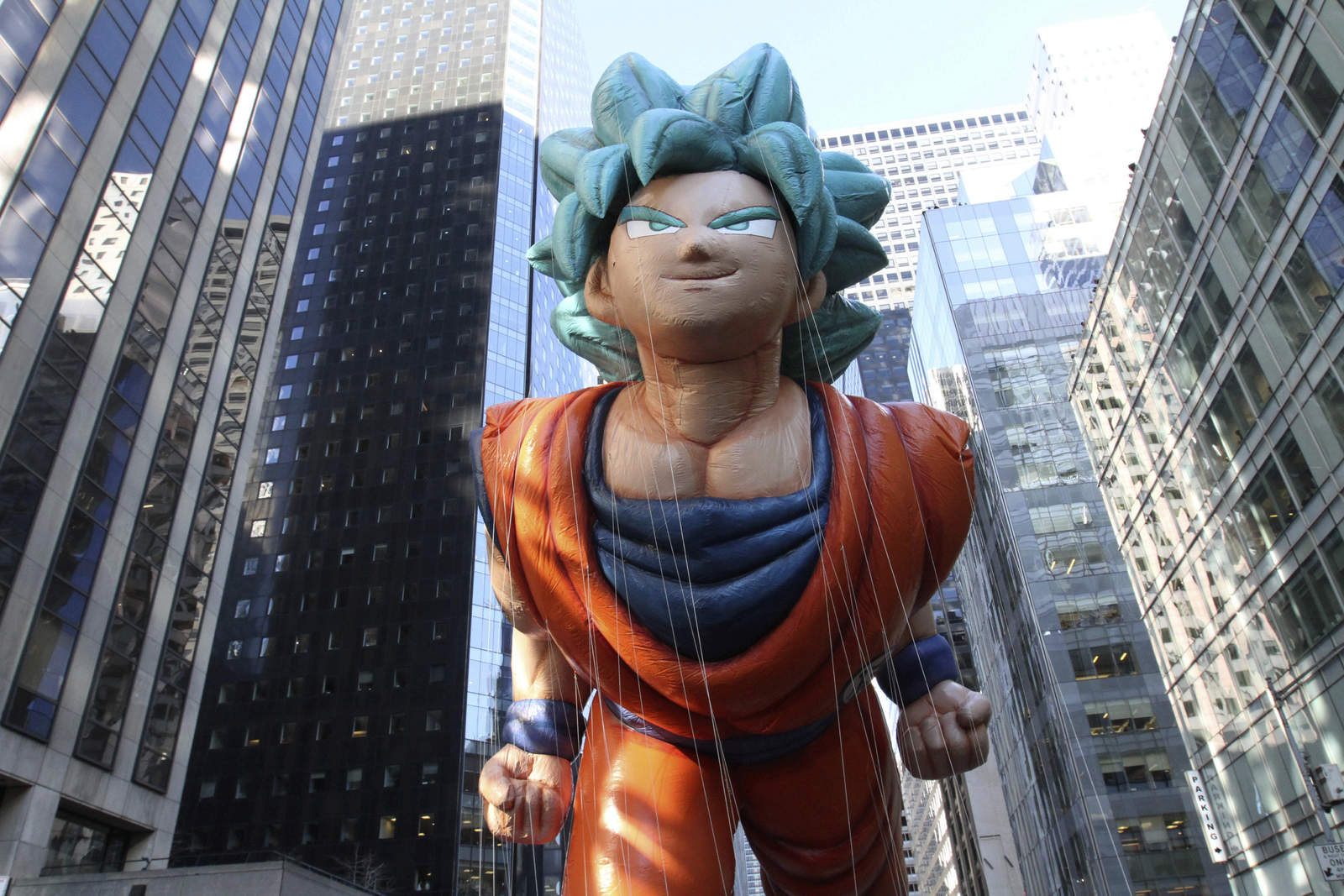 
Personajes gigantes tomaron las calles de Nueva York. (AP) 


