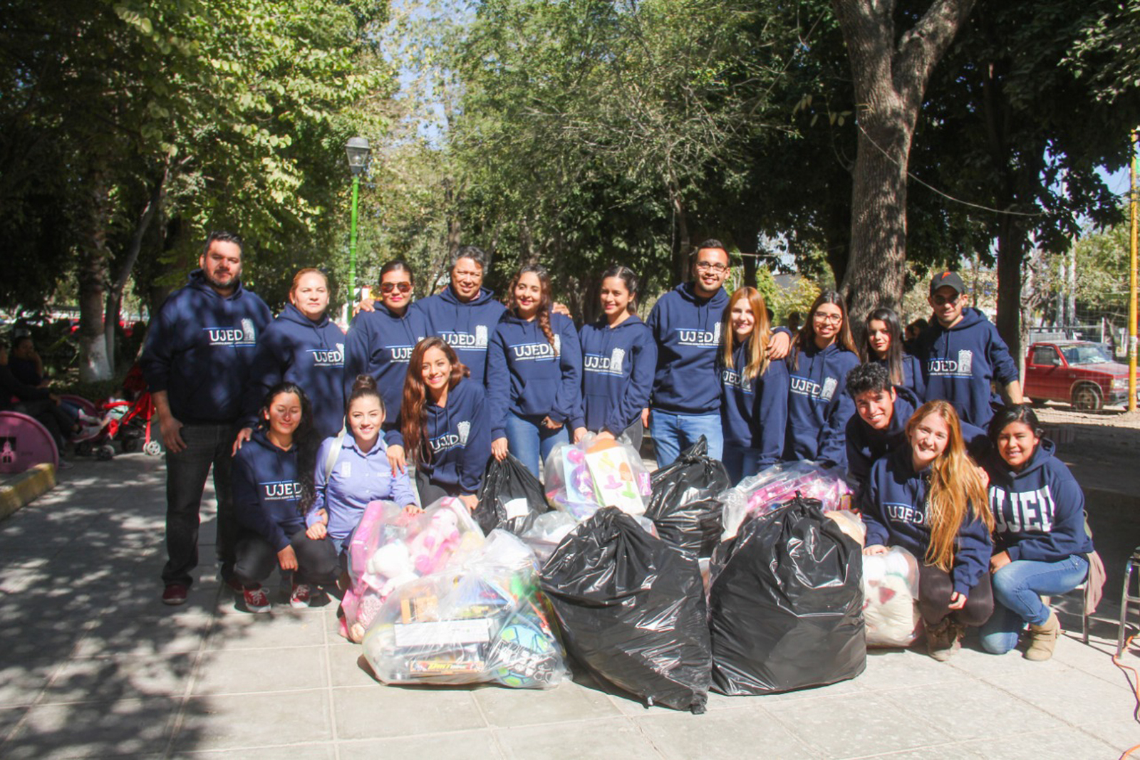 Recaudación. Estudiantes y personal de la UJED en Gómez Palacio iniciaron colecta de juguetes para apoyar al DIF estatal. (EL SIGLO DE TORREÓN)