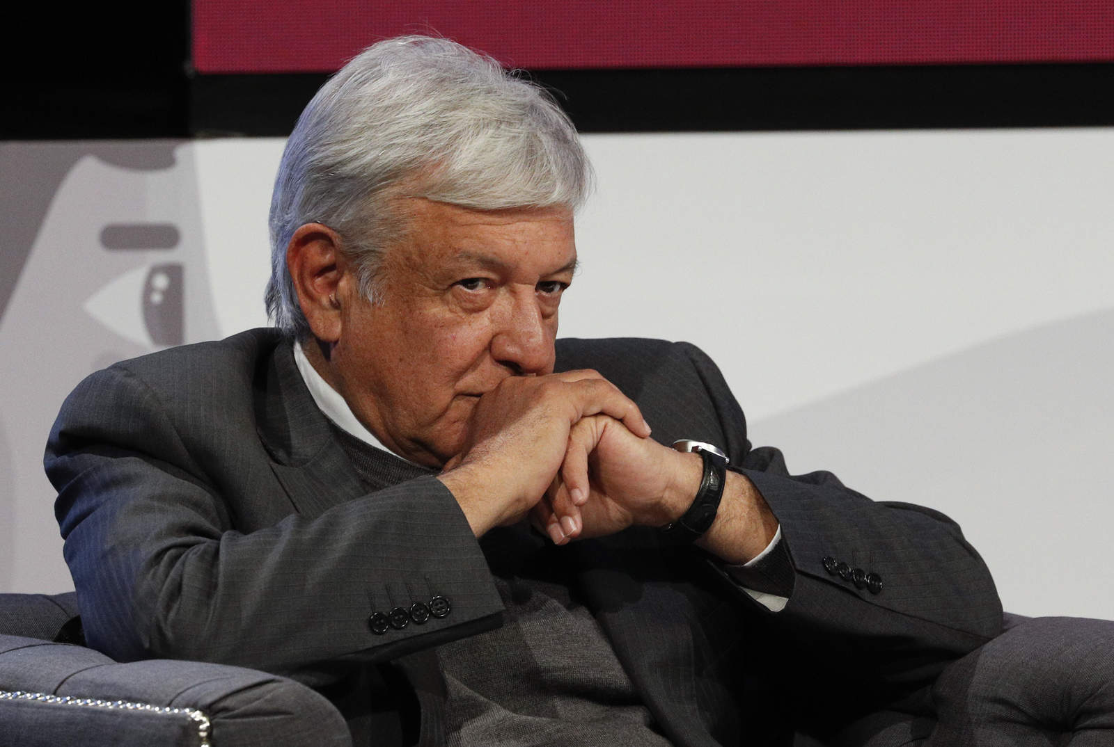 Argumento de AMLO no convence a organizaciones civiles, legisladores y especialistas. (AP)