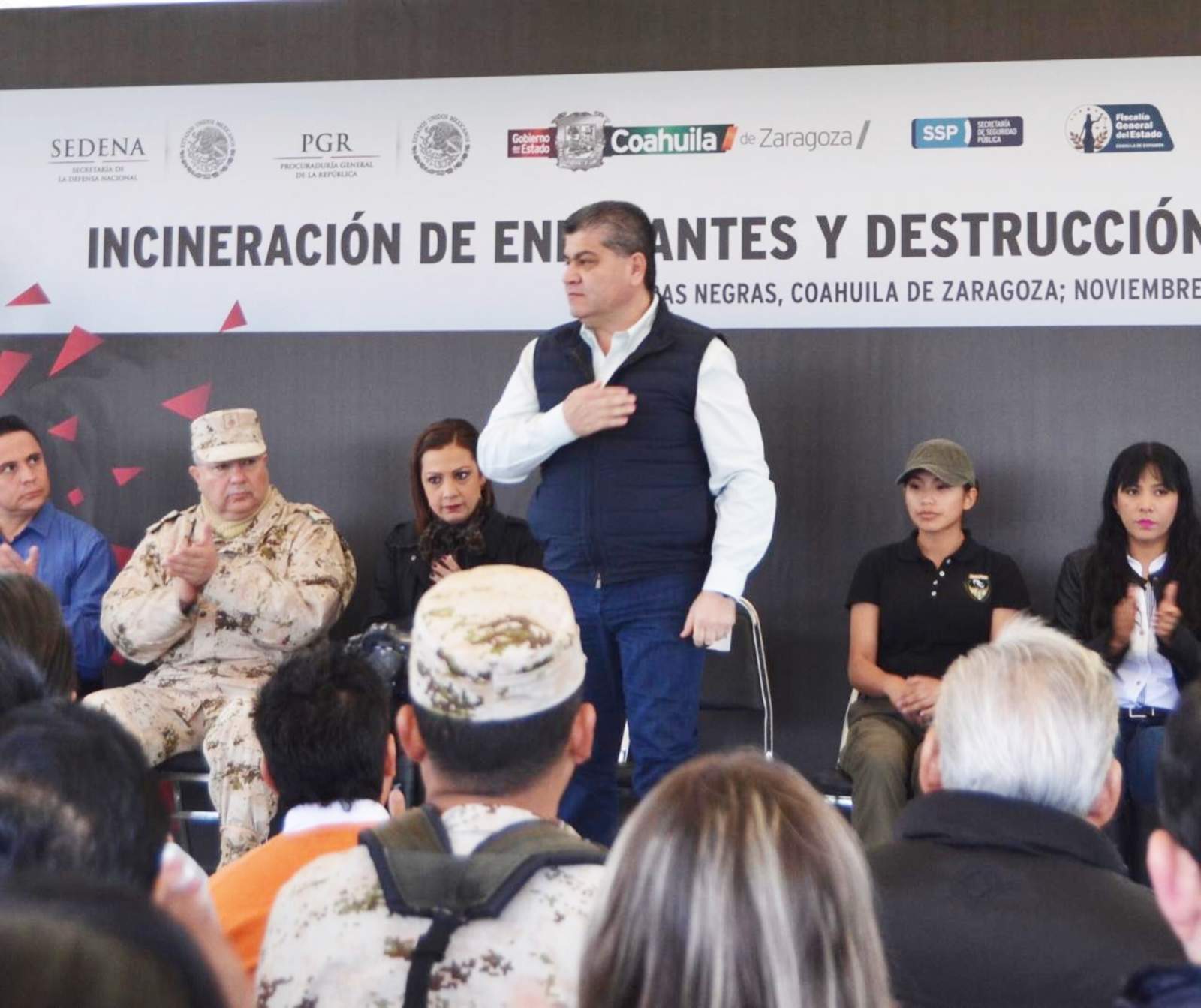 Acciones. Evento encabezado por el gobernador Miguel Riquelme Solís.