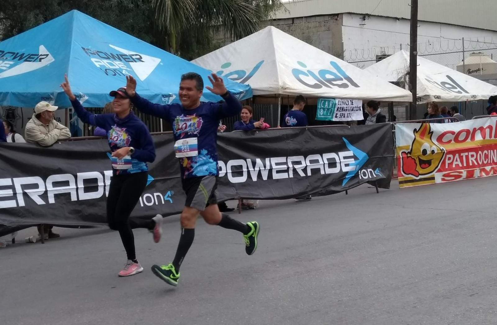 Los competidores fueron llegando a la META tras correr la 5 y 10K Ciudad Industrial Torreón. (EL SIGLO DE TORREÓN)