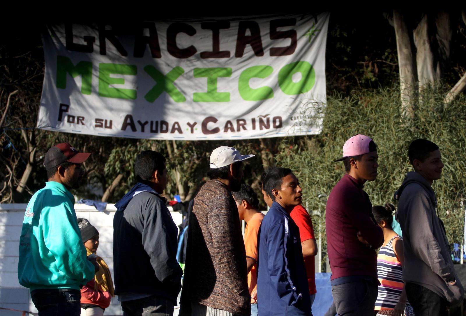 Esperanza. Algunos migrantes aún permanecen en Tijuana. (EFE)