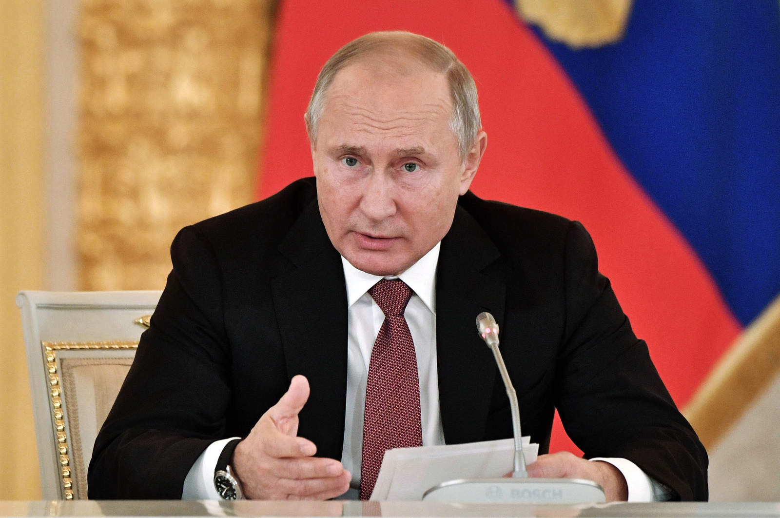Está 'seriamente preocupado' por el aumento de las tensiones cerca de Crimea. (AP)