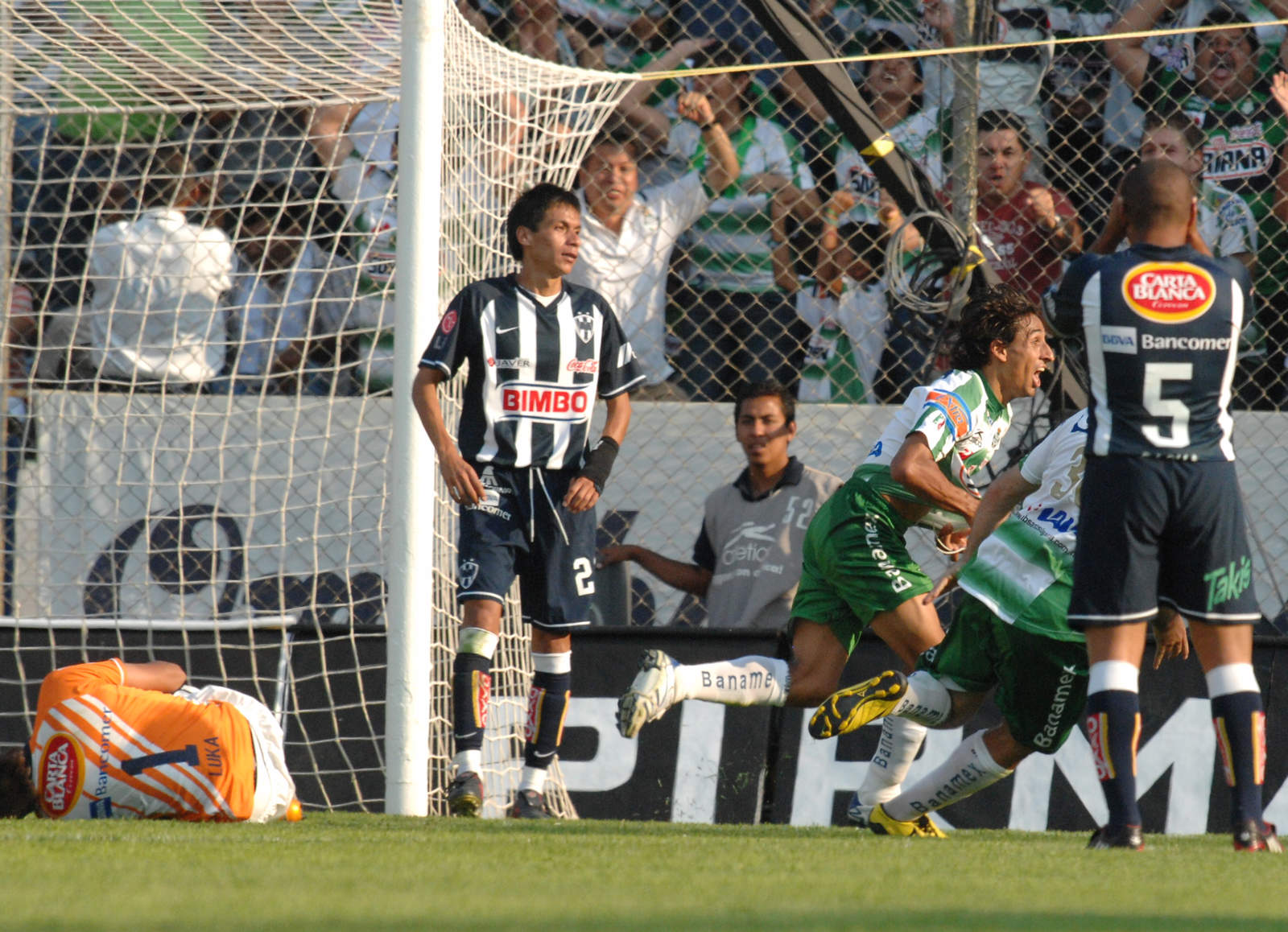 En el Clausura 2008, Guerreros y Rayados se enfrentaron por primera vez en liguilla. Arce puso a Santos en “semis”.