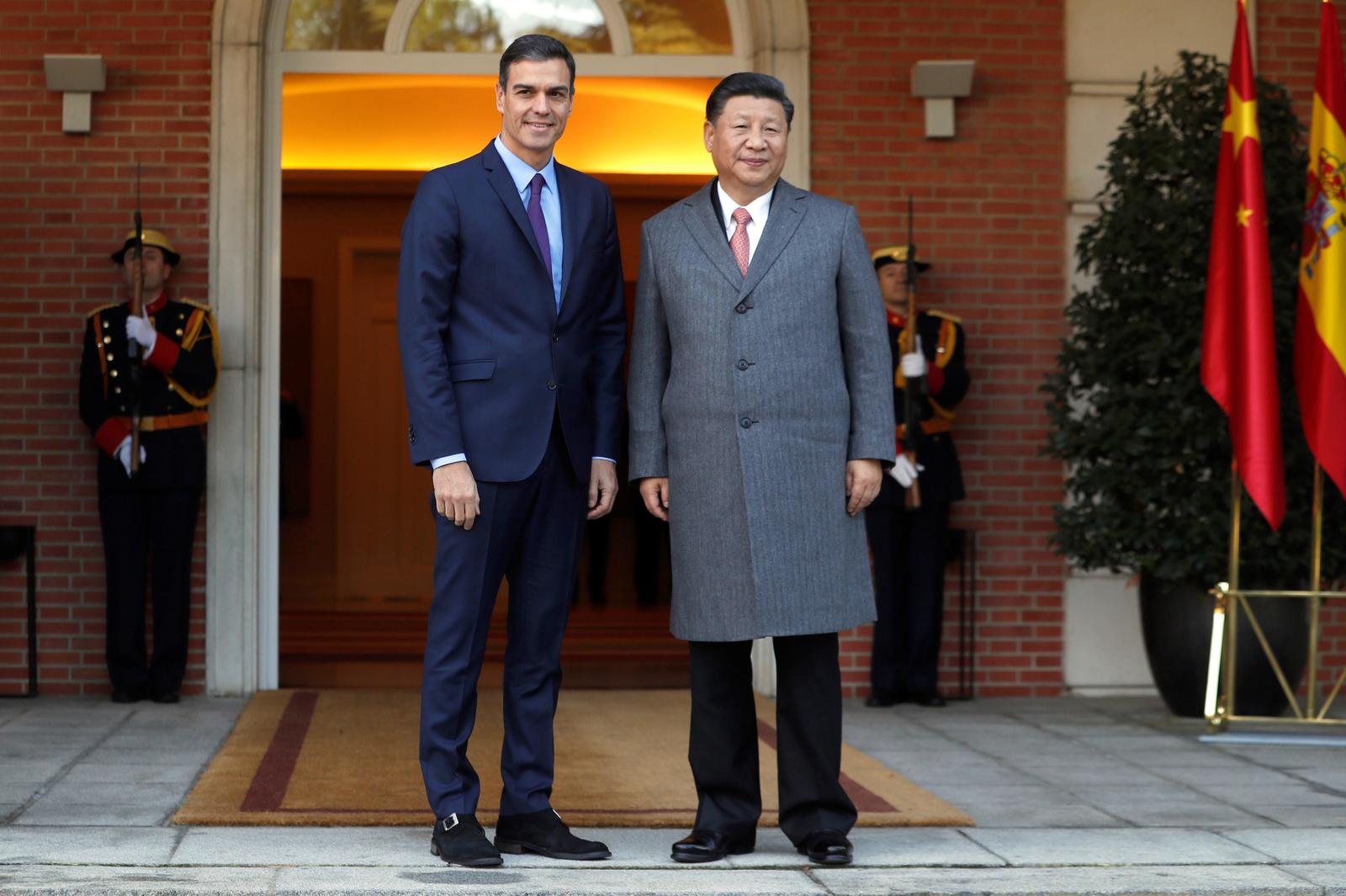 Protocolo. Los mandatarios Pedro Sánchz y Xi Jinping firmaron alrededor de 20 acuerdos. (EFE)