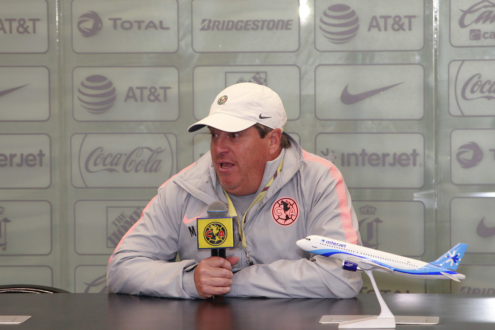 Miguel Herrera, técnico del América, durante la conferencia de prensa previa al juego de los cuartos de final ante Toluca.