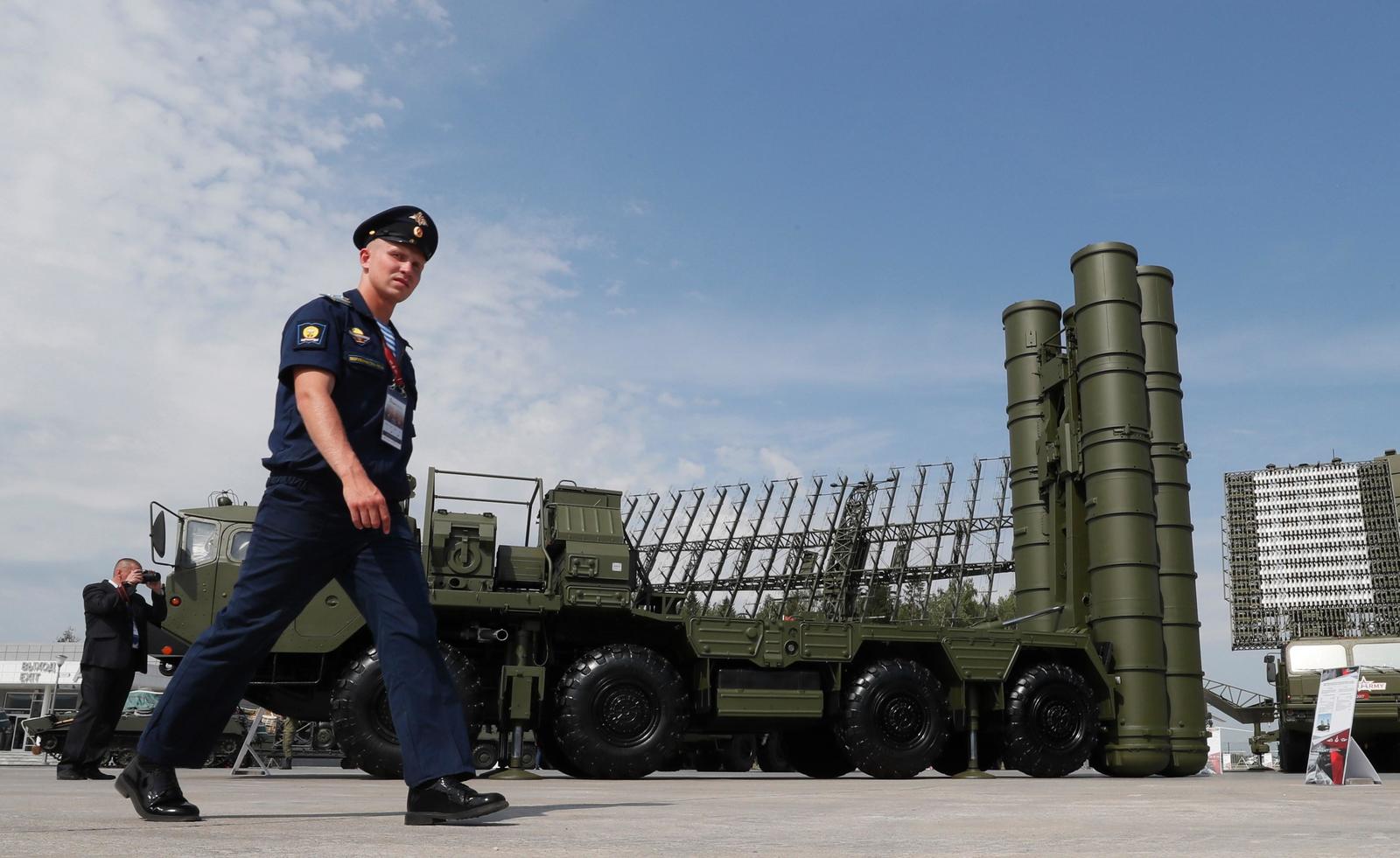 Armas. Rusia enviará una nueva división de misiles antiaéreos S-400 en la península de Crimea. (EFE)