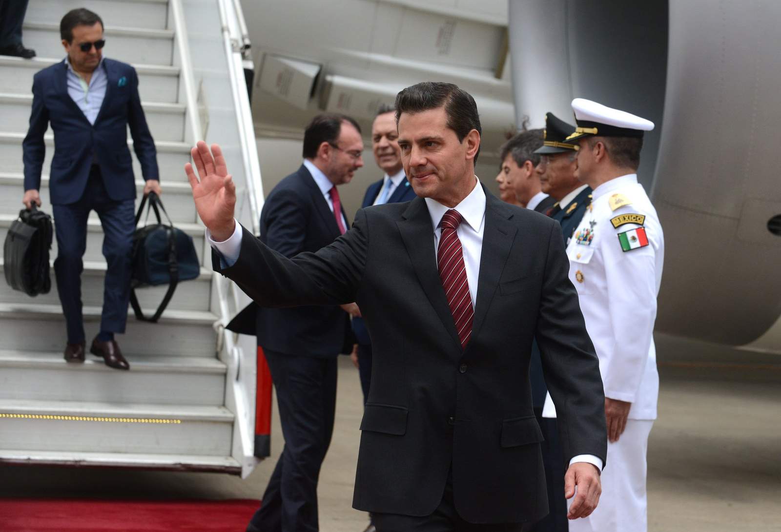 El presidente Enrique Peña Nieto ya se encuentra en Buenos Aires, Argentina, para participar en la Cumbre G-20 y en cuyo marco también firmará el Tratado México, Estados Unidos y Canadá (T-MEC). (TWITTER)