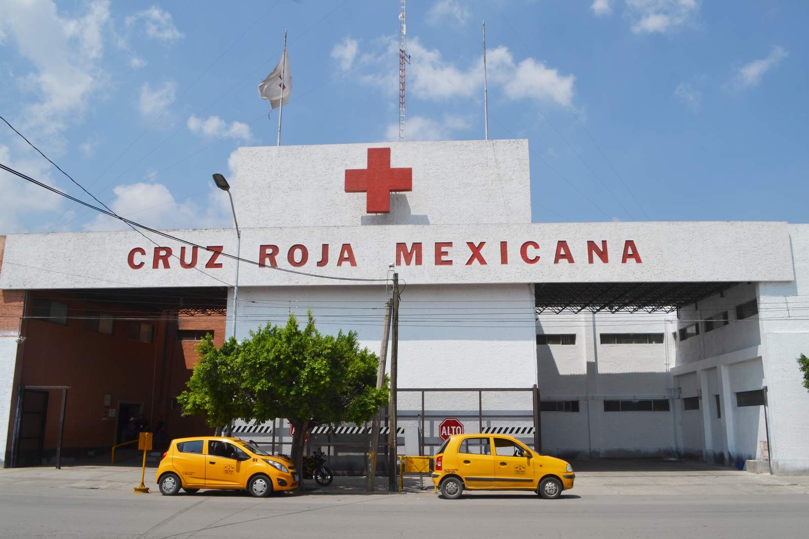 Luego de la agresión, la víctima fue trasladada a bordo de un vehículo particular a las instalaciones de la Cruz Roja para su atención médica. (ARCHIVO) 

