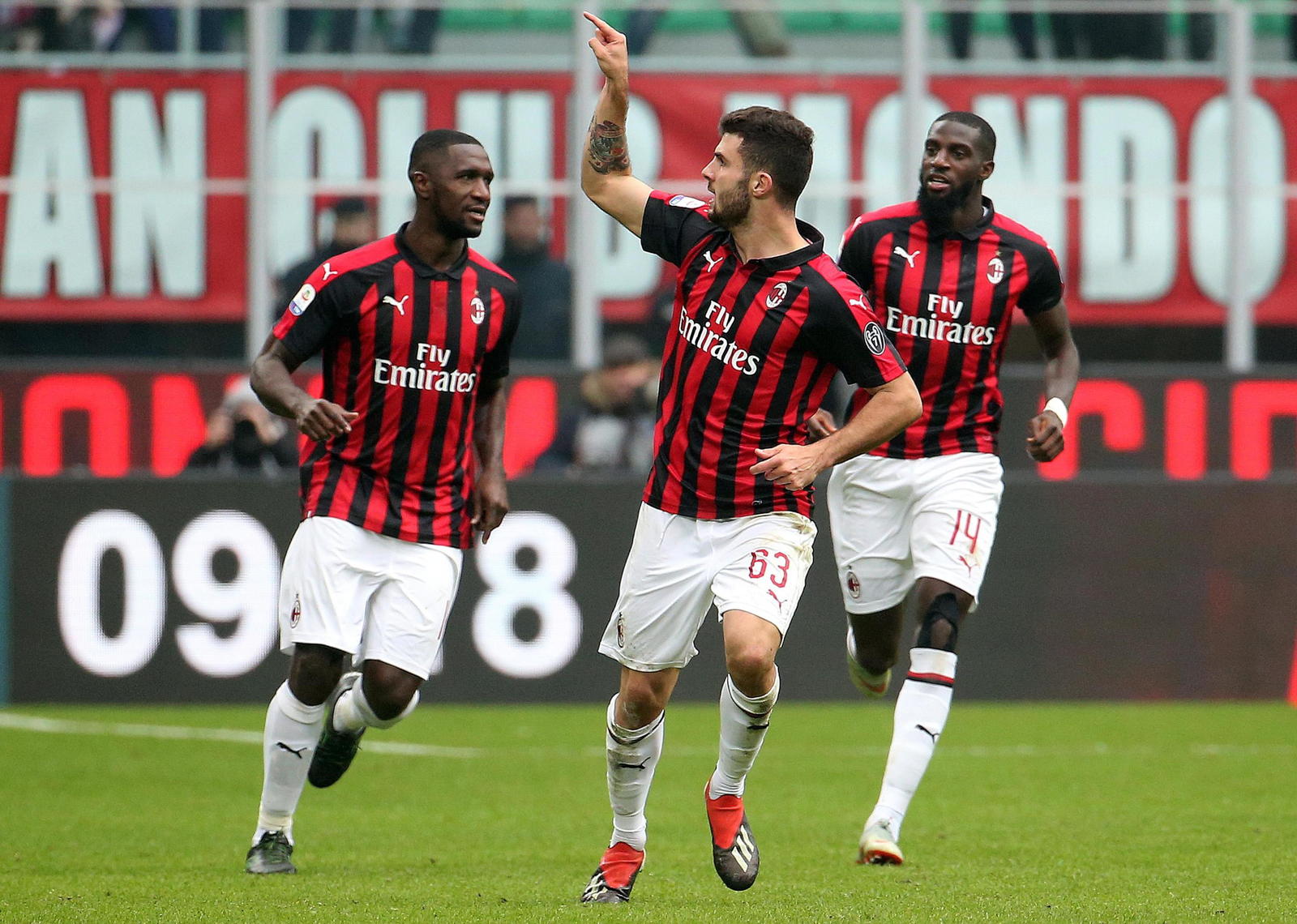 Milan supera a Parma y es cuarto de la Serie A