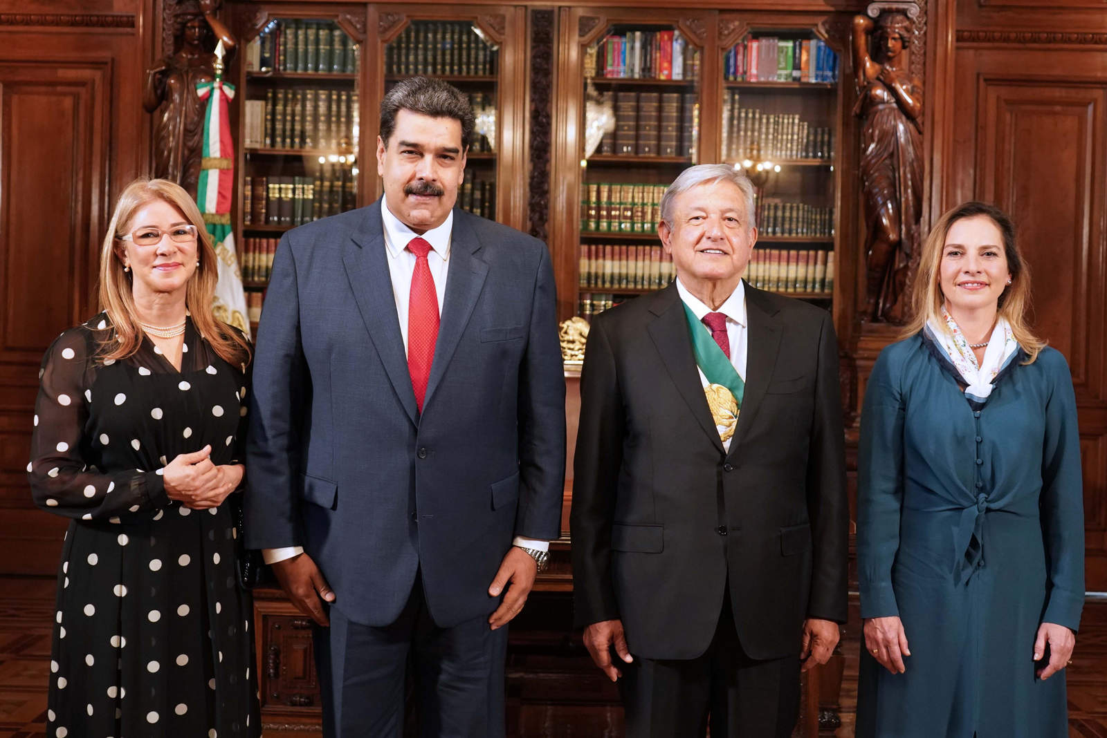 'Tuvimos una extraordinaria conversación', señaló Maduro, sin ofrecer más detalles, sobre su encuentro con López Obrador en el Palacio Nacional de México. (ARCHIVO)