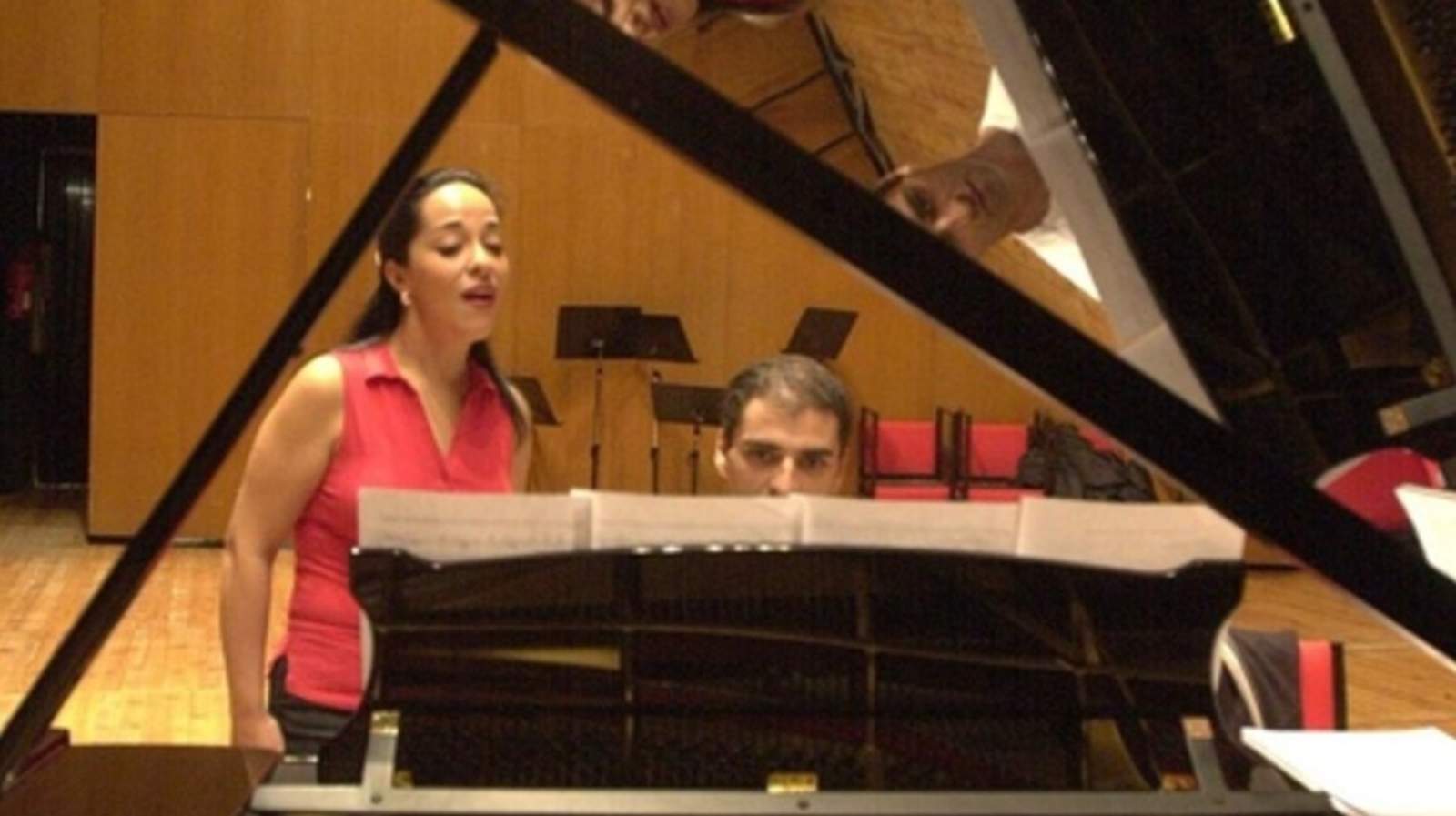 Experiencia. La soprano española Laura Alonso Padín quien dará una master class en Torreón. (CORTESÍA)
