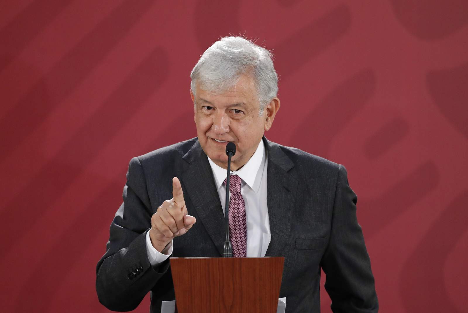 López Obrador se refirió a los amparos de jueces. (EFE) 