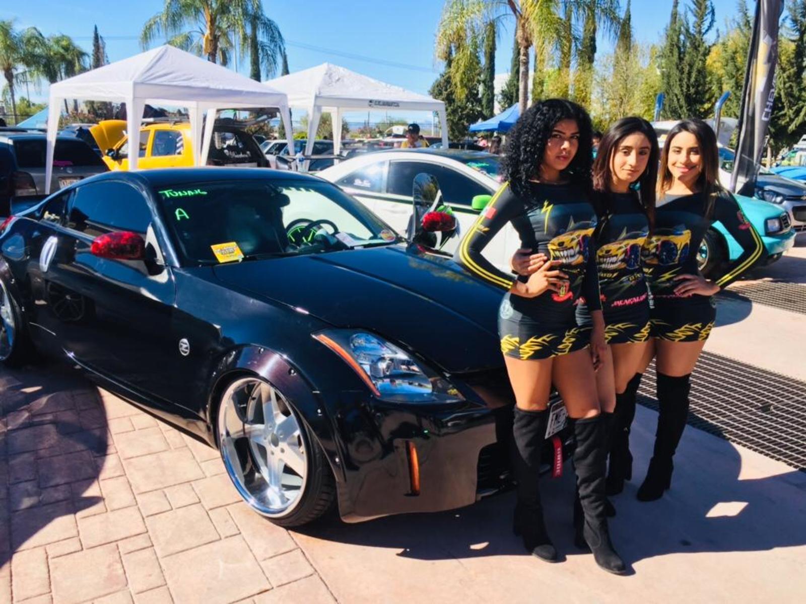 Coches clásicos, dotados con las más sorprendentes modificaciones, estuvieron en exhibición durante esta gran final a nivel nacional. (ARCHIVO)