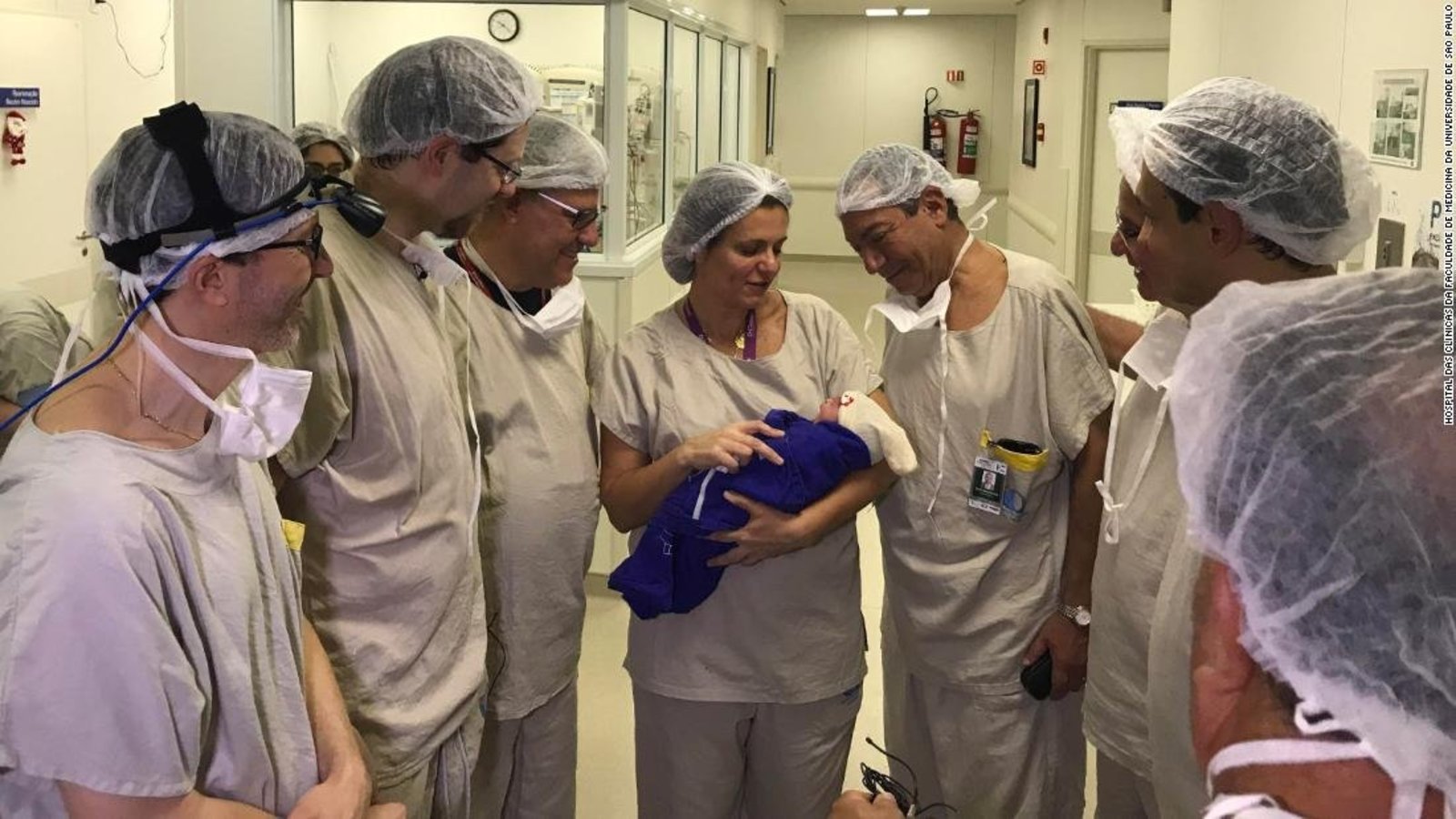 Avance. Médicos brasileños reportaron que nació la primera bebé de una mujer que recibió un trasplante de útero de una donante muerta. (TWITTER)