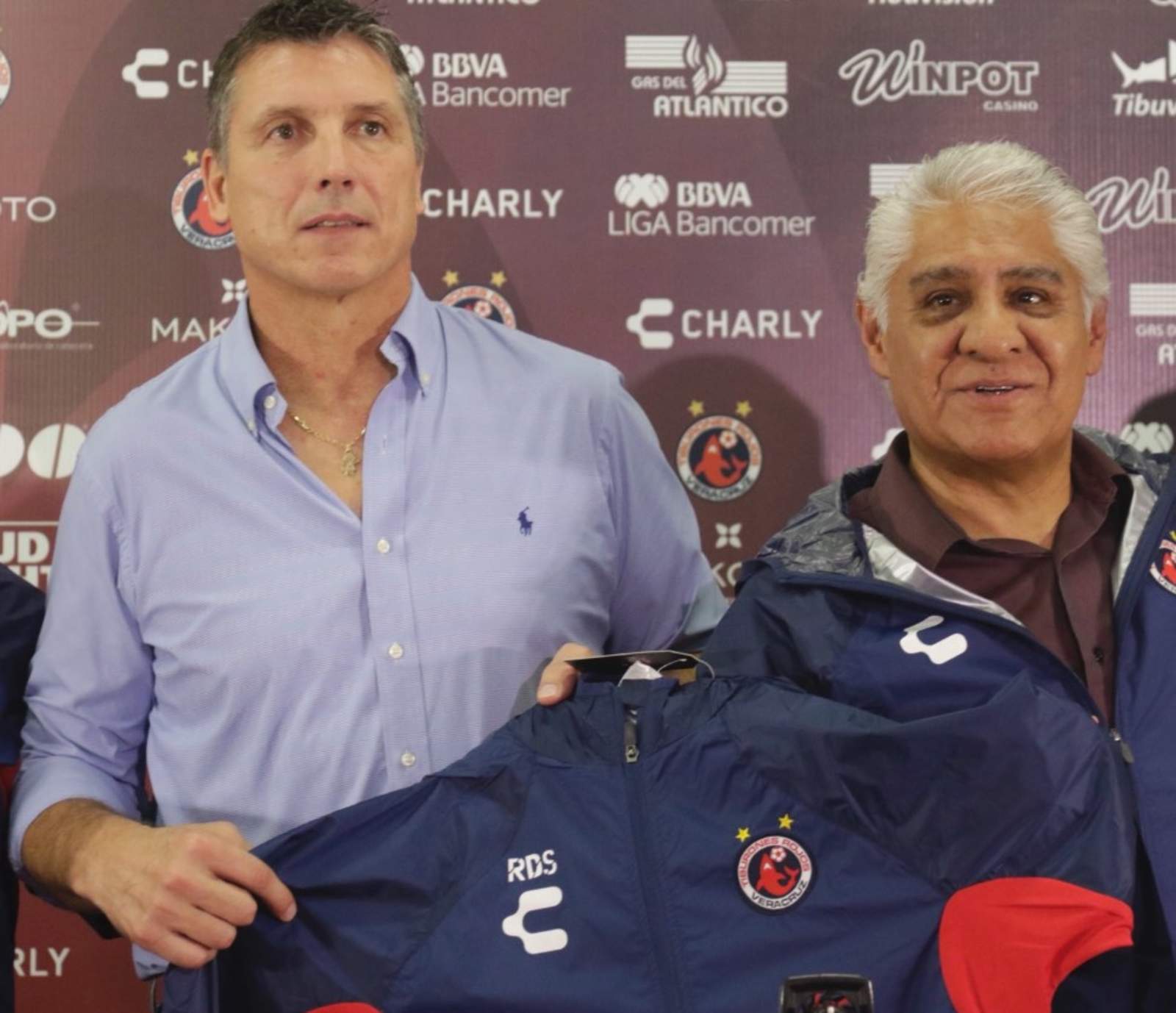 Siboldi llega a Tiburones Rojos después que, a inicios del Apertura 2018, abandonó la dirección técnica de Santos Laguna, equipo con el que alcanzó el campeonato en el Clausura 2018. (ESPECIAL)